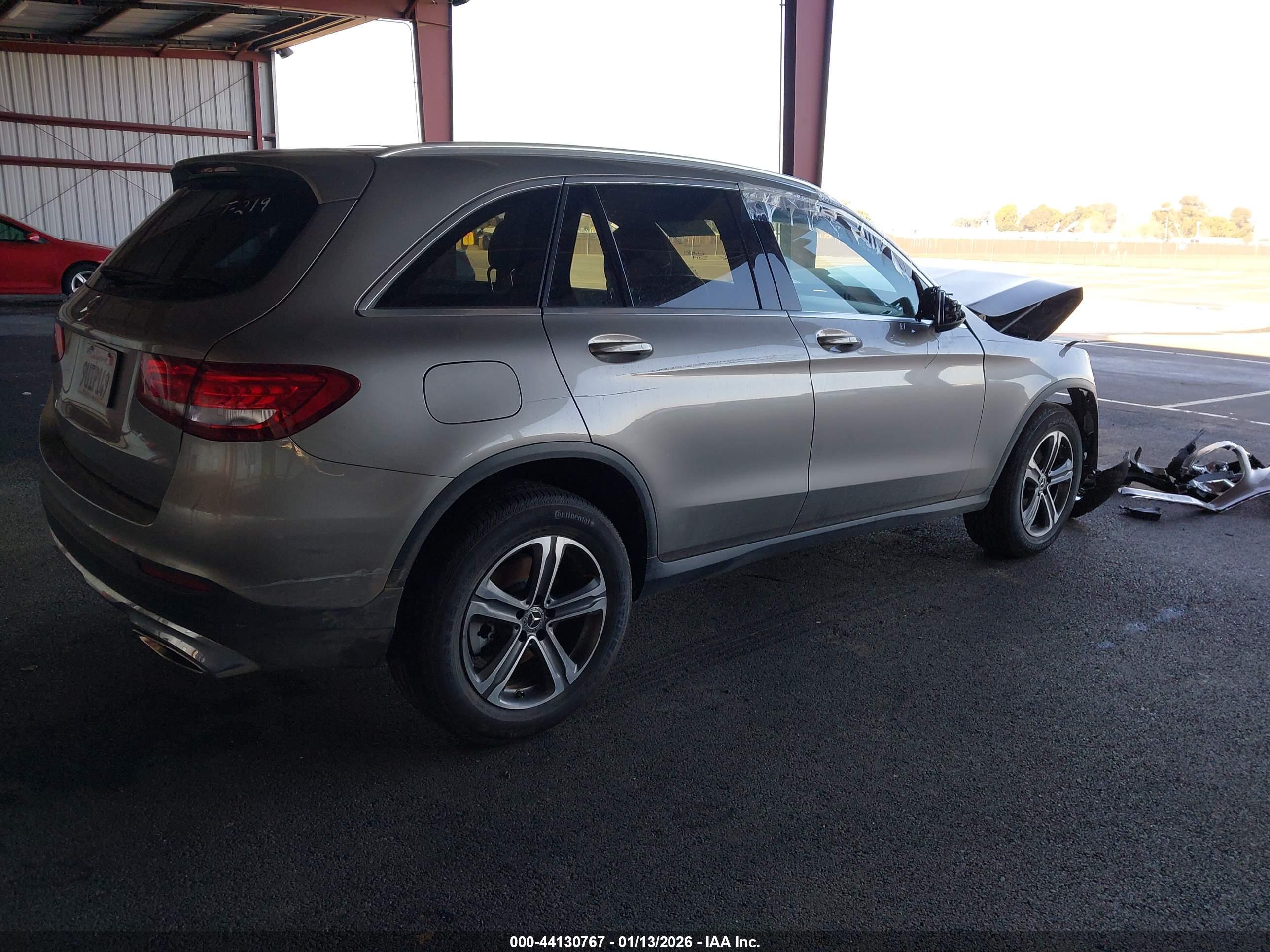 MERCEDES-BENZ GLC image 4