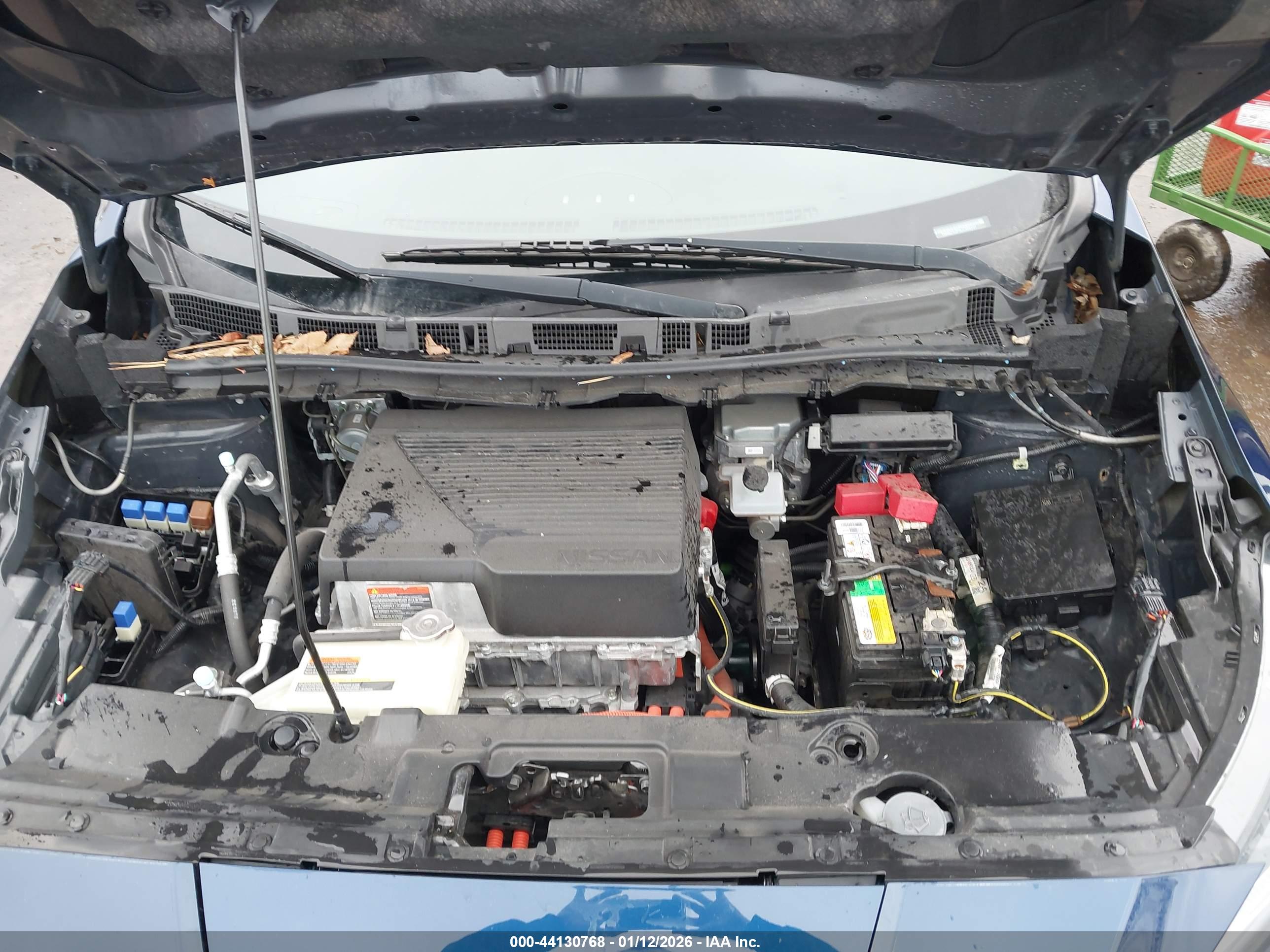 NISSAN LEAF image 10
