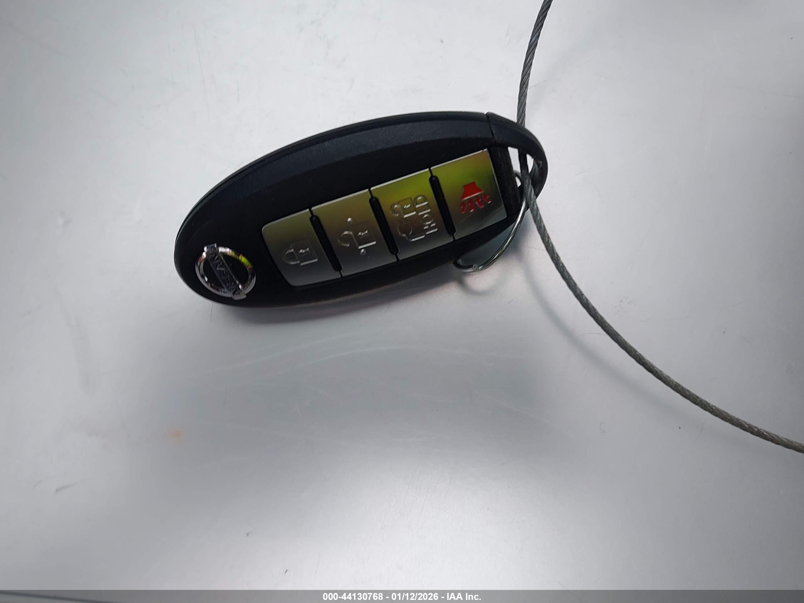 NISSAN LEAF image 11