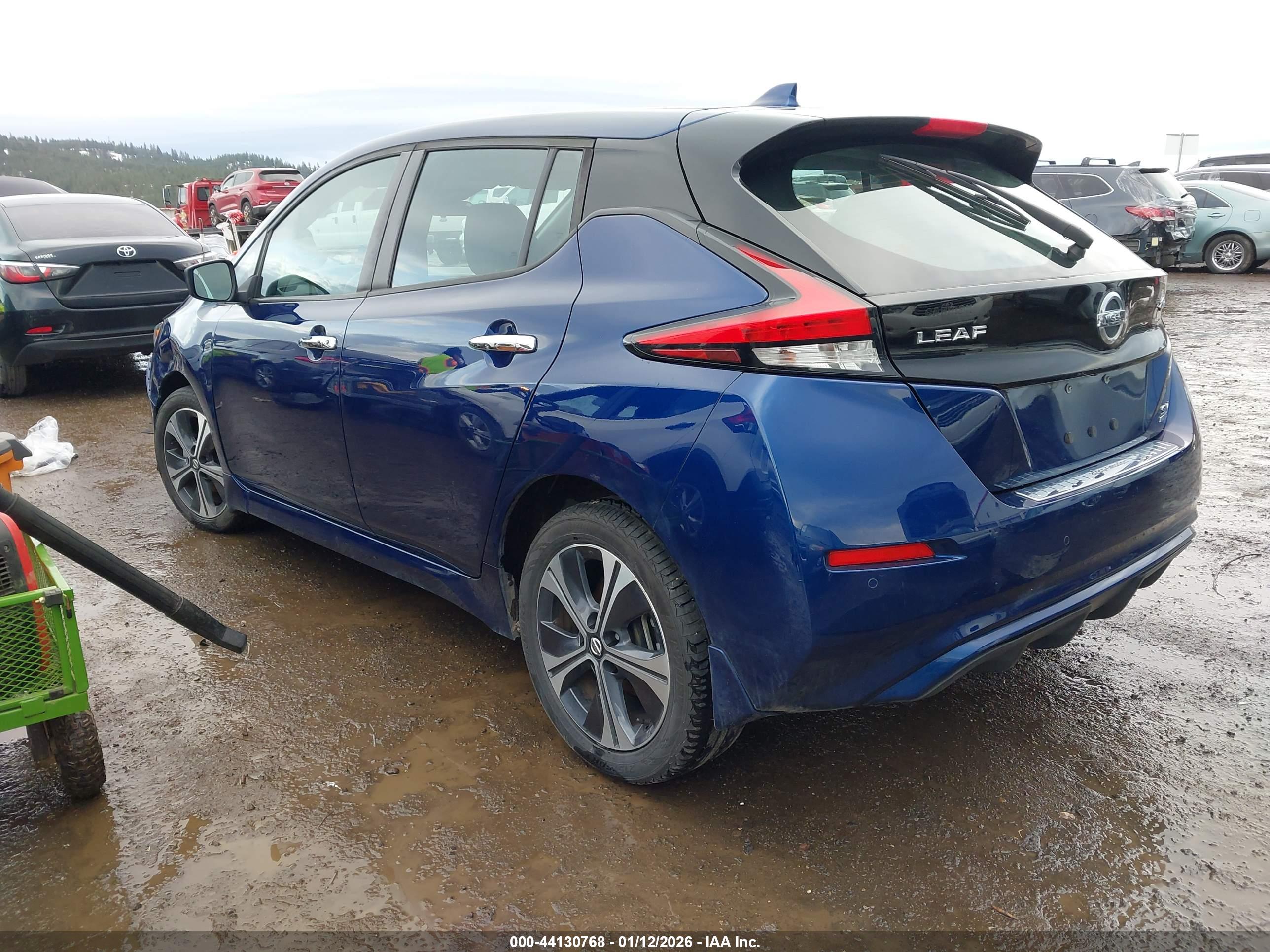 NISSAN LEAF image 3