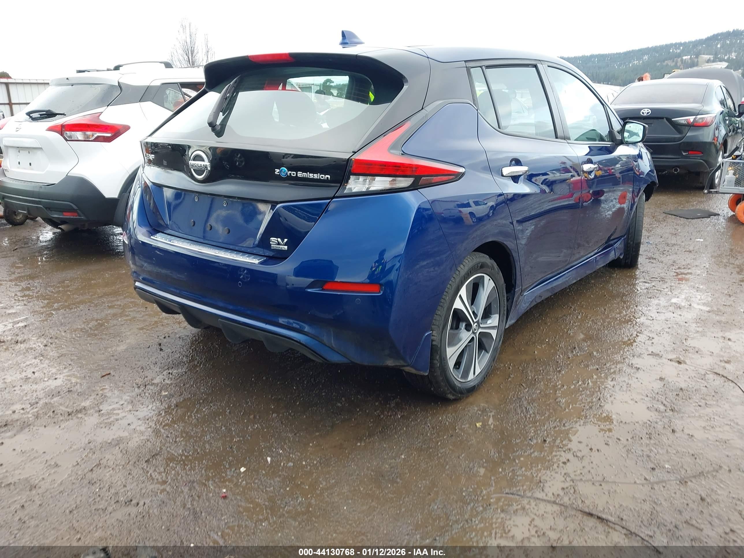 NISSAN LEAF image 4