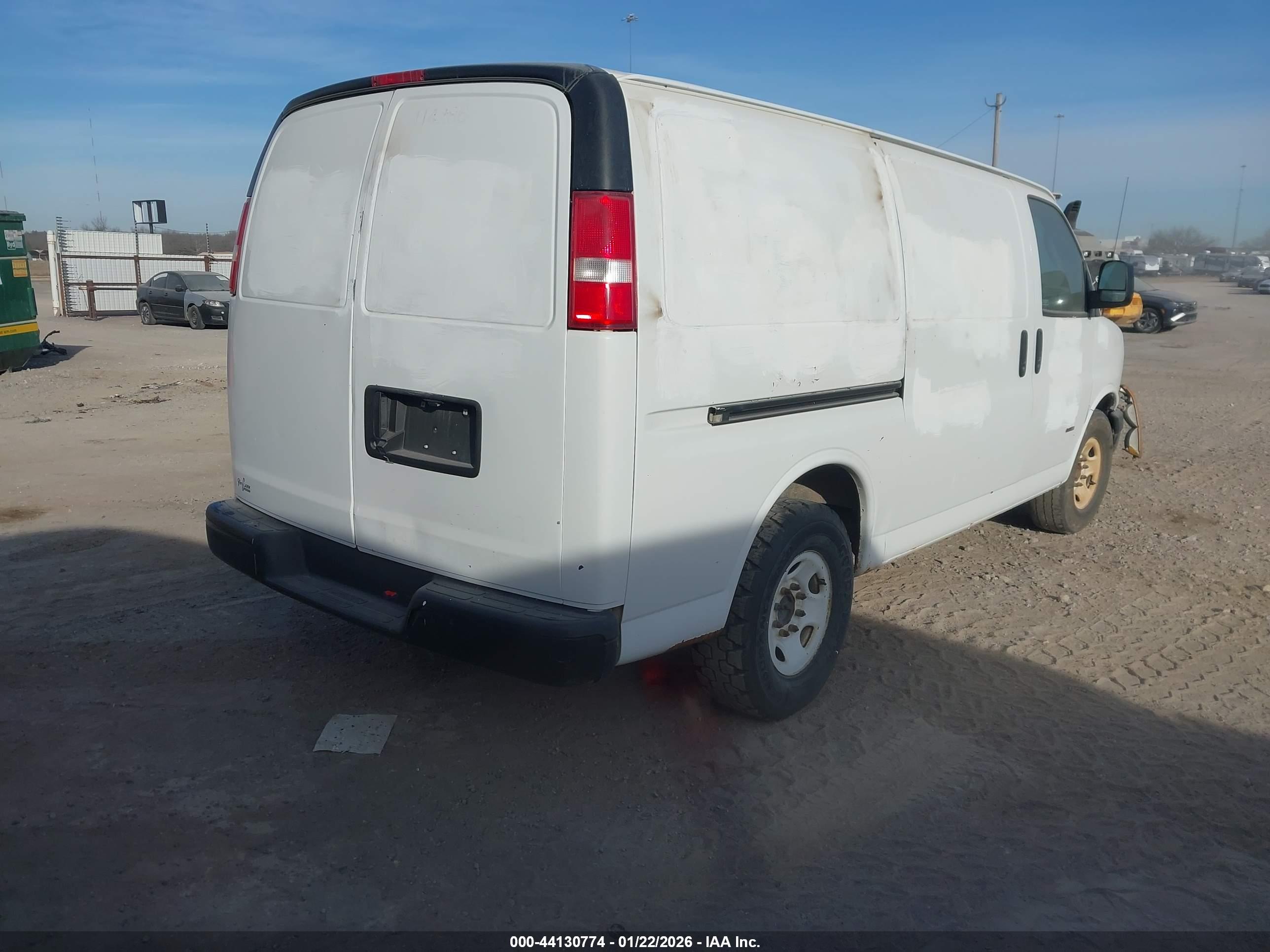 CHEVROLET EXPRESS image 4