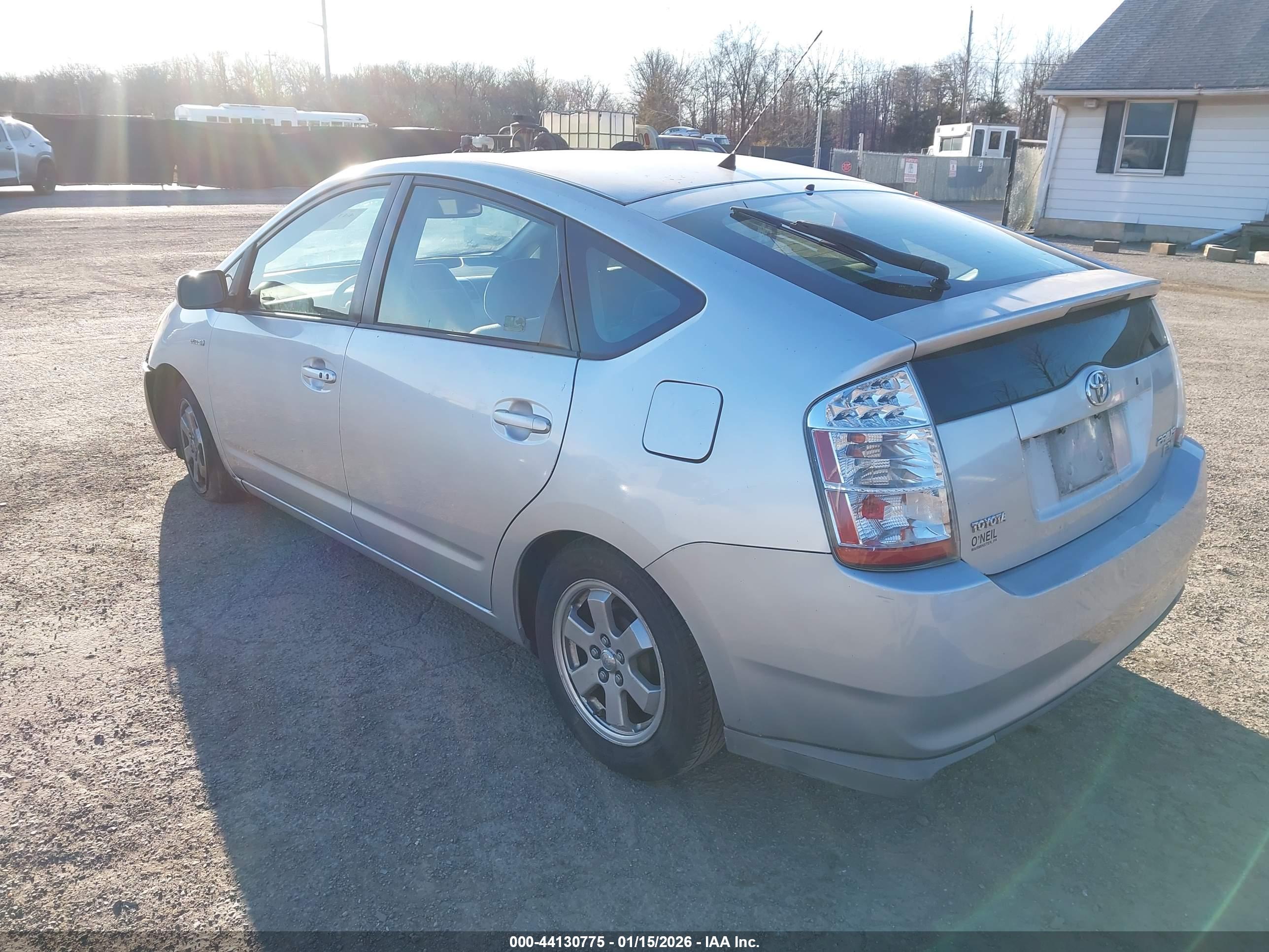 TOYOTA PRIUS image 3