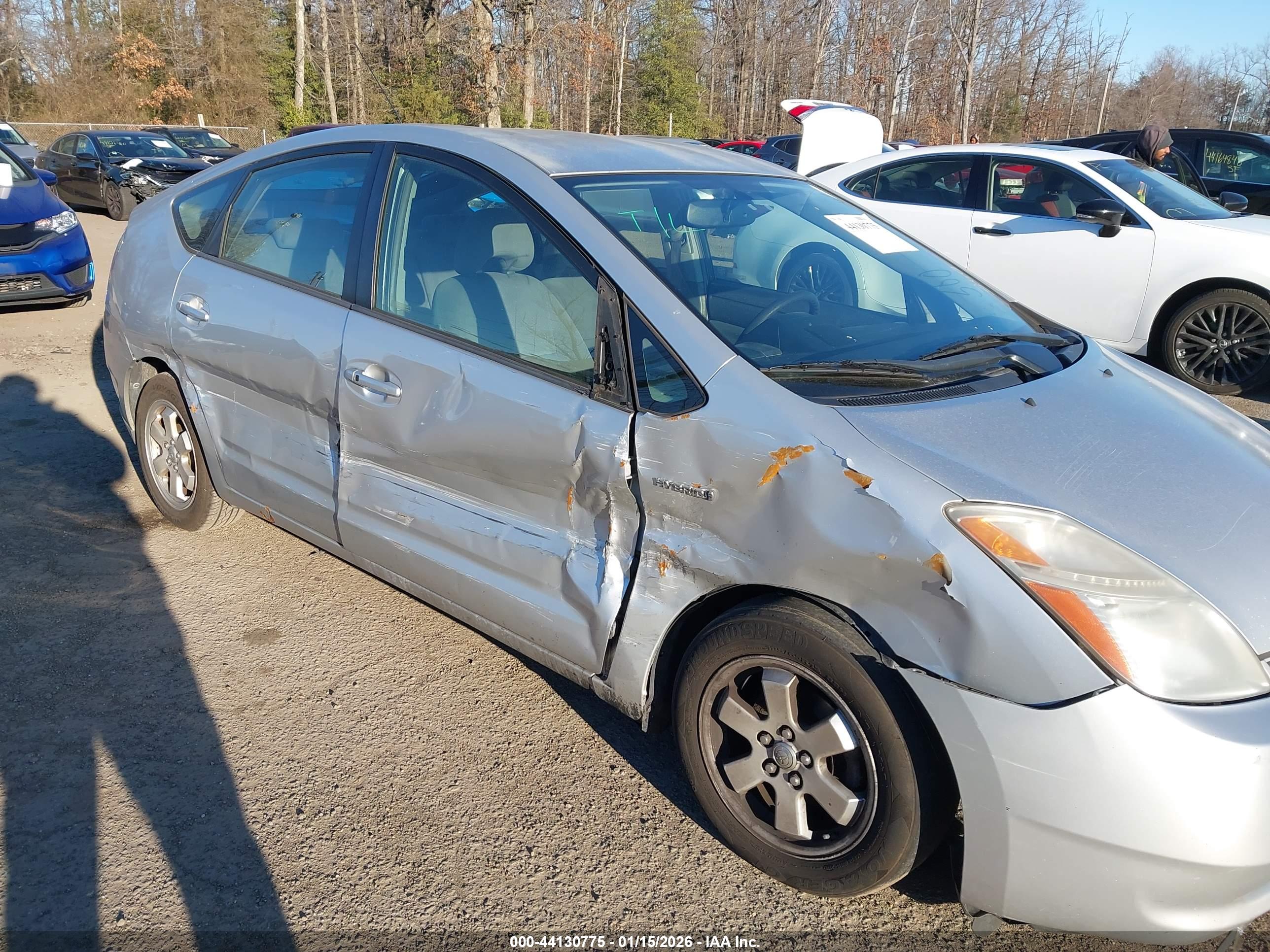 TOYOTA PRIUS image 6