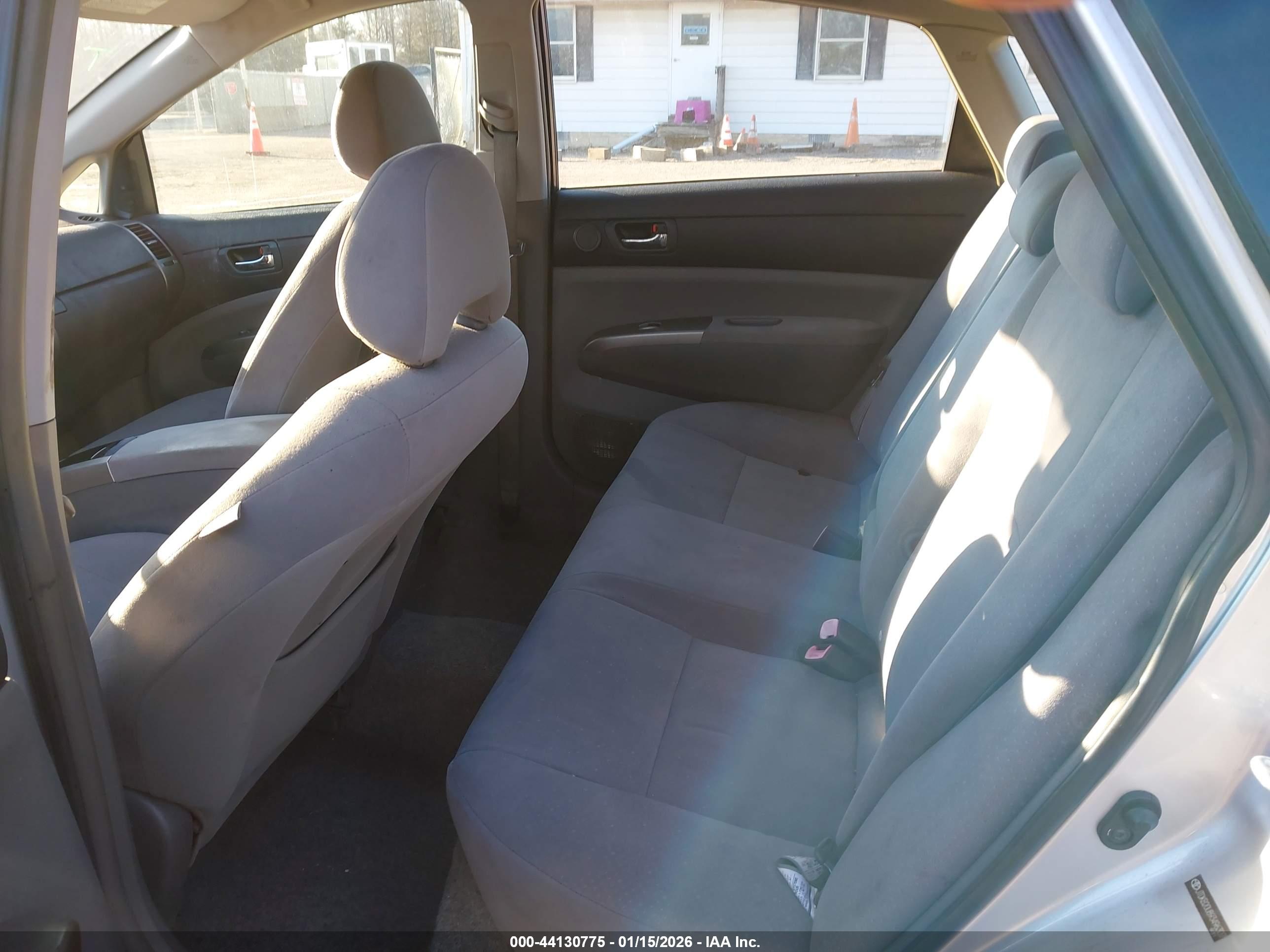 TOYOTA PRIUS image 8