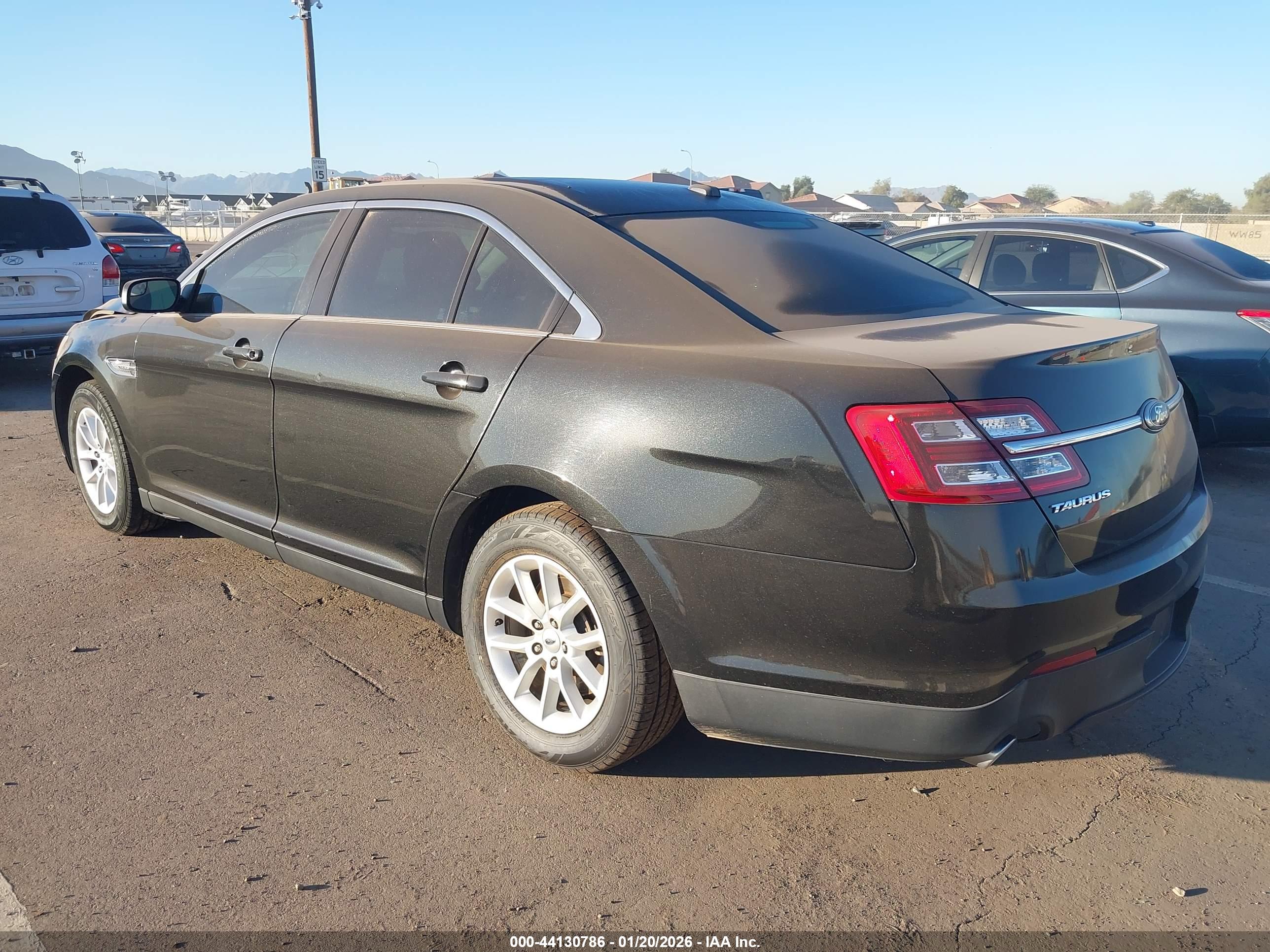 FORD TAURUS image 3