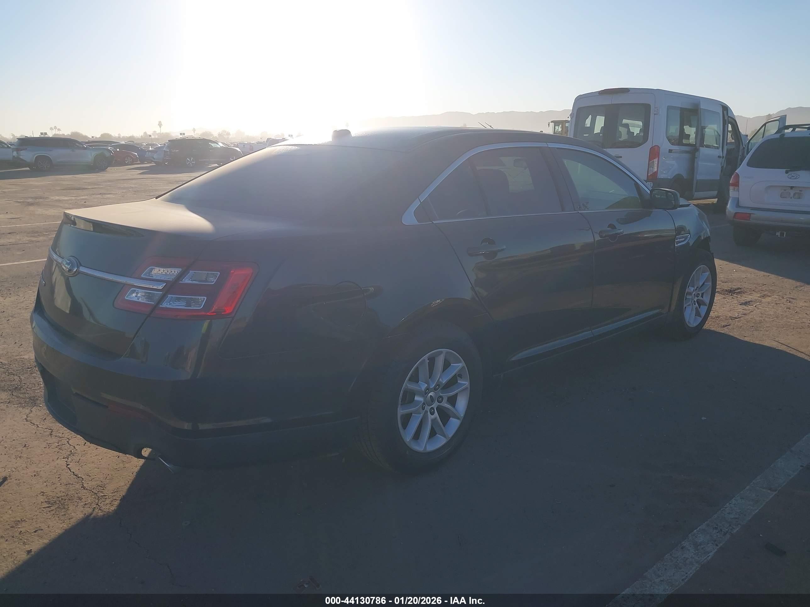 FORD TAURUS image 4