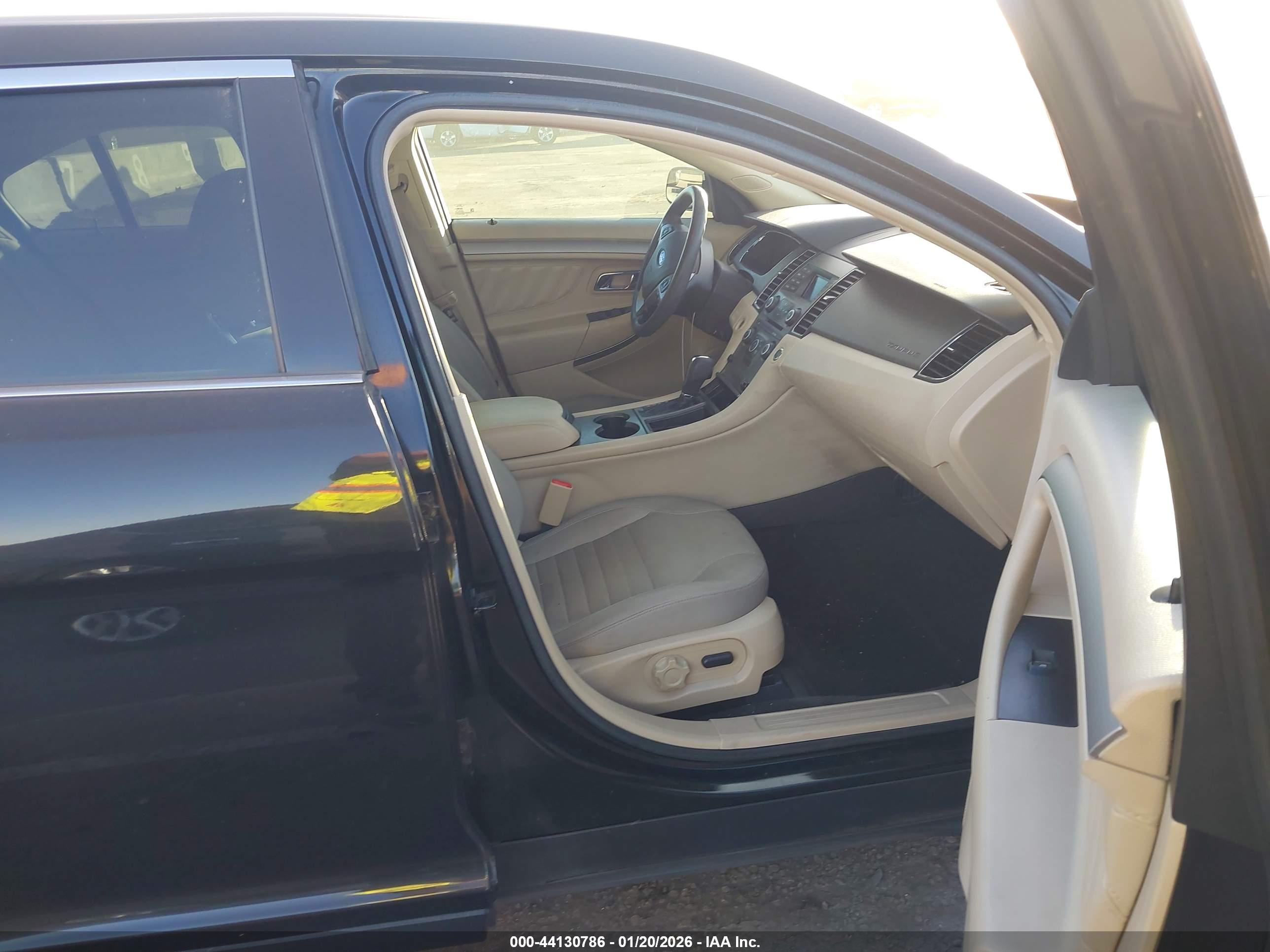 FORD TAURUS image 5