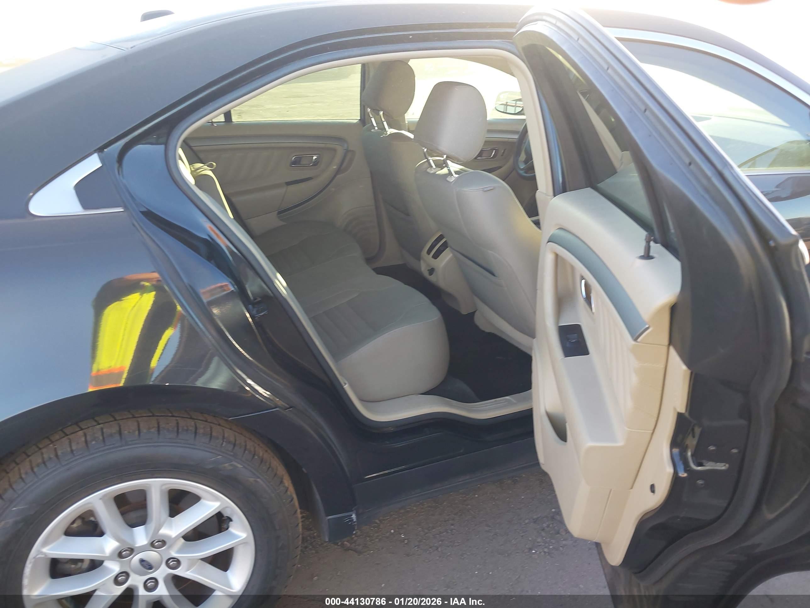 FORD TAURUS image 8