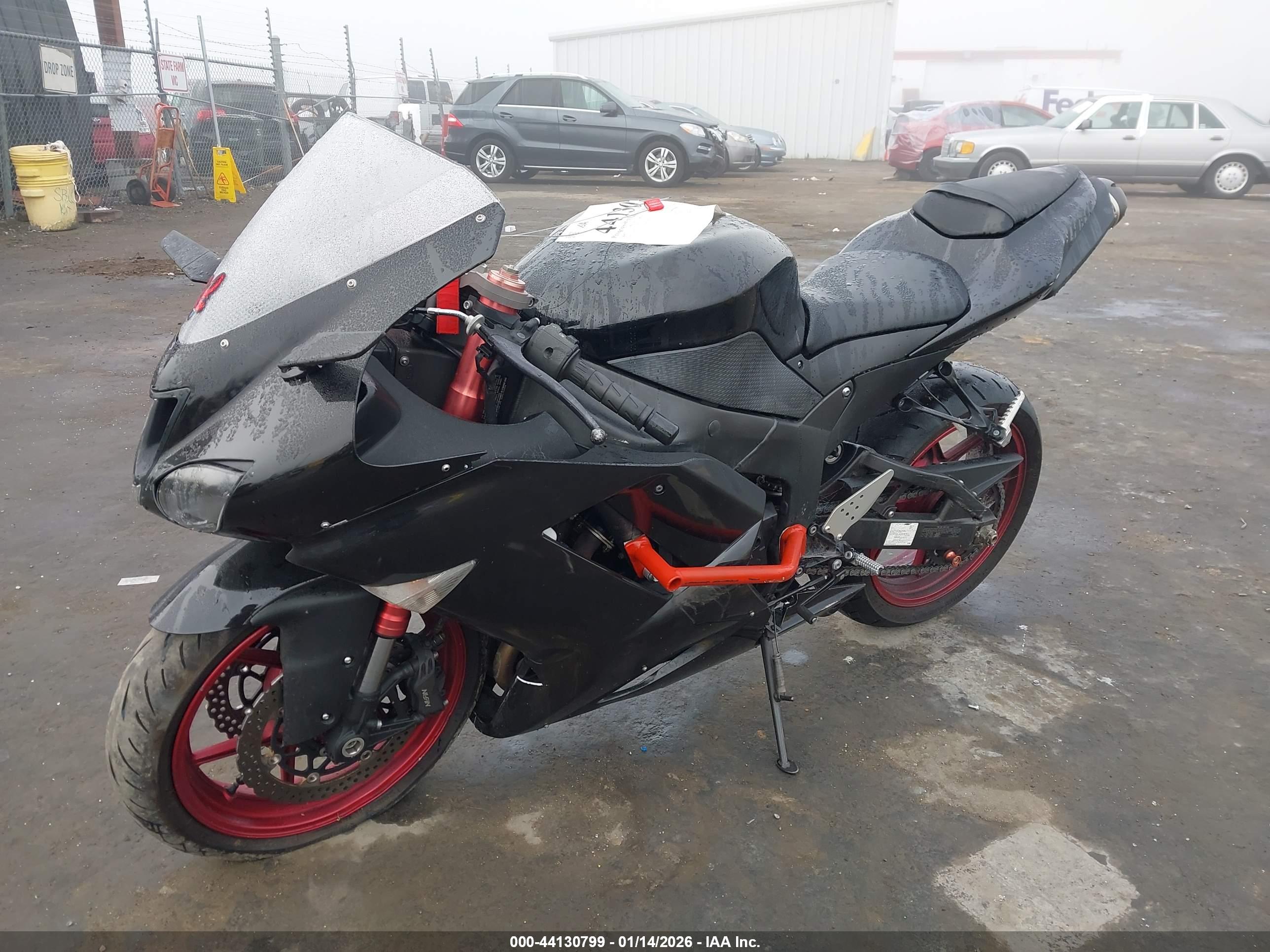 KAWASAKI ZX600 image 2