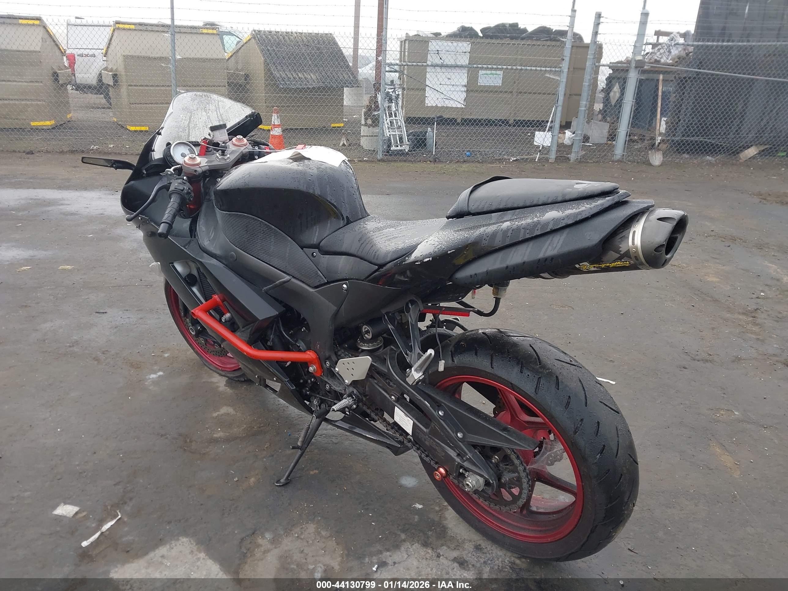 KAWASAKI ZX600 image 3