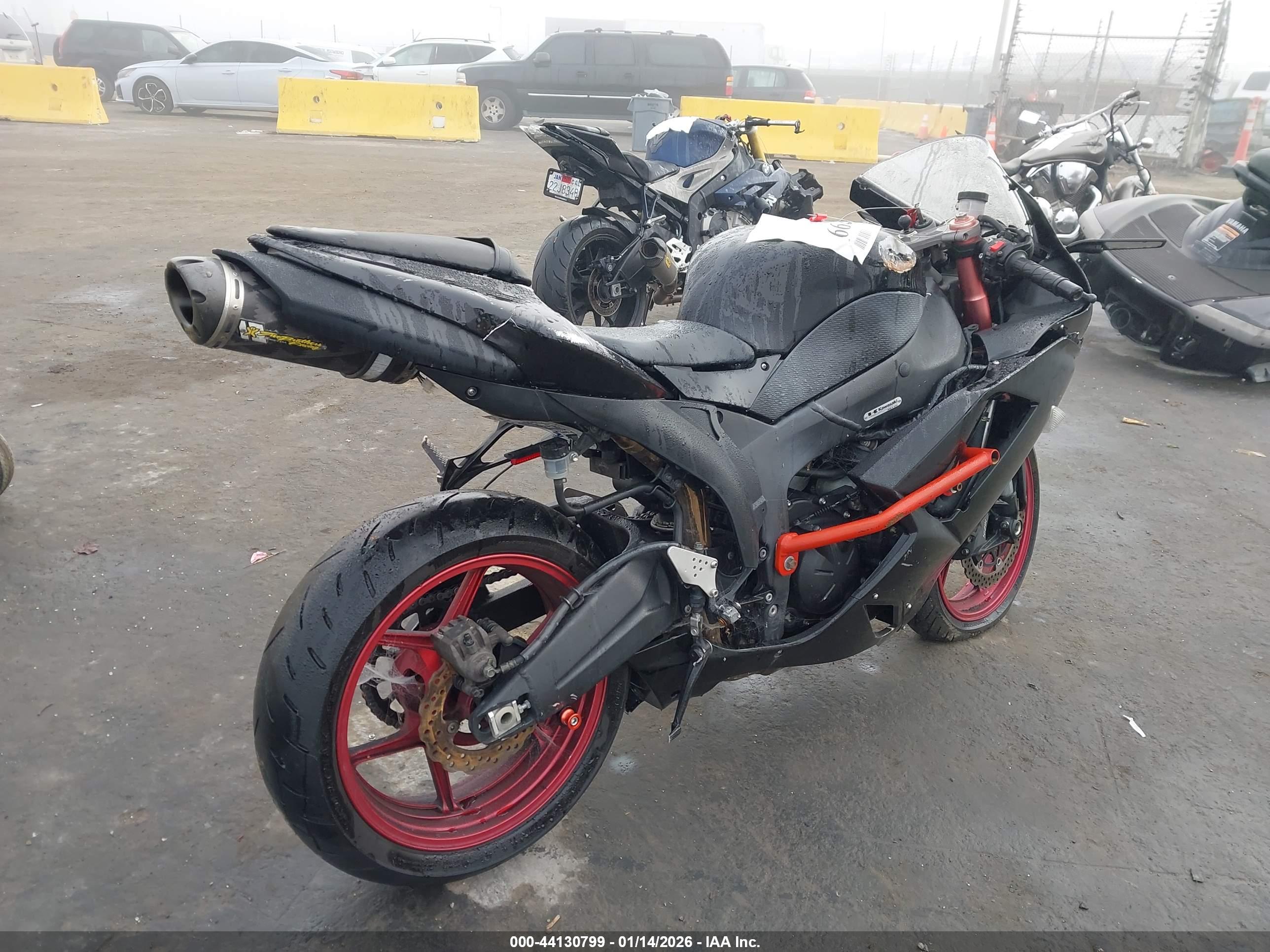 KAWASAKI ZX600 image 4