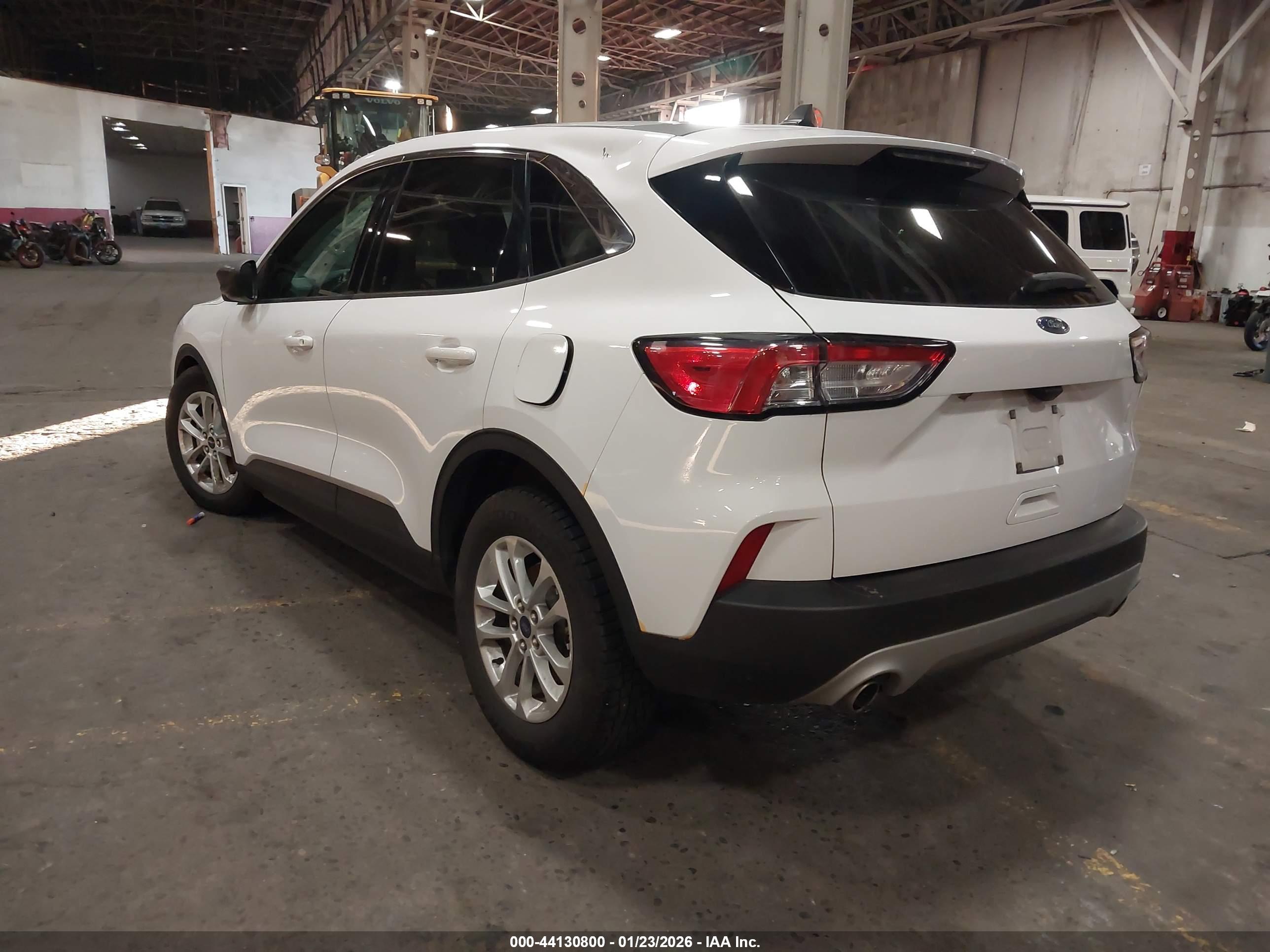 FORD ESCAPE image 3