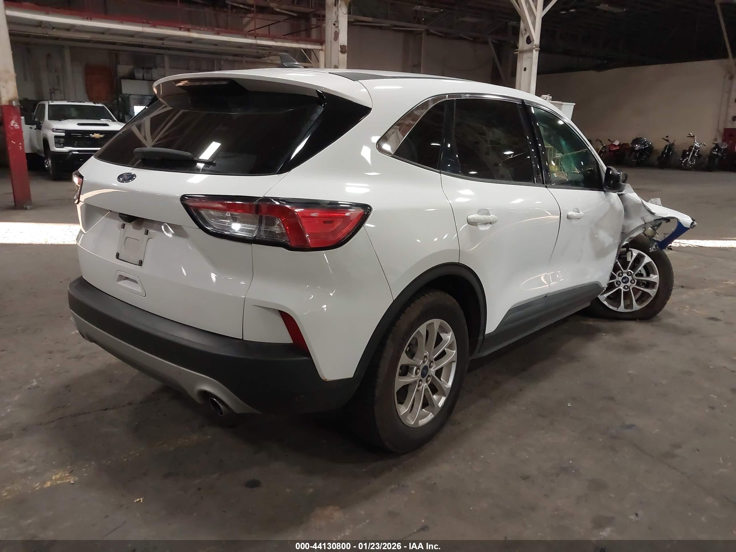 FORD ESCAPE image 4