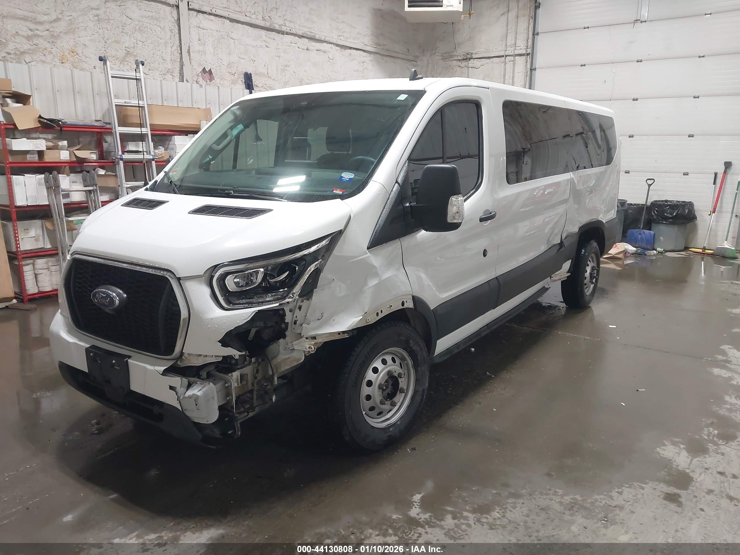 FORD TRANSIT-350 image 2