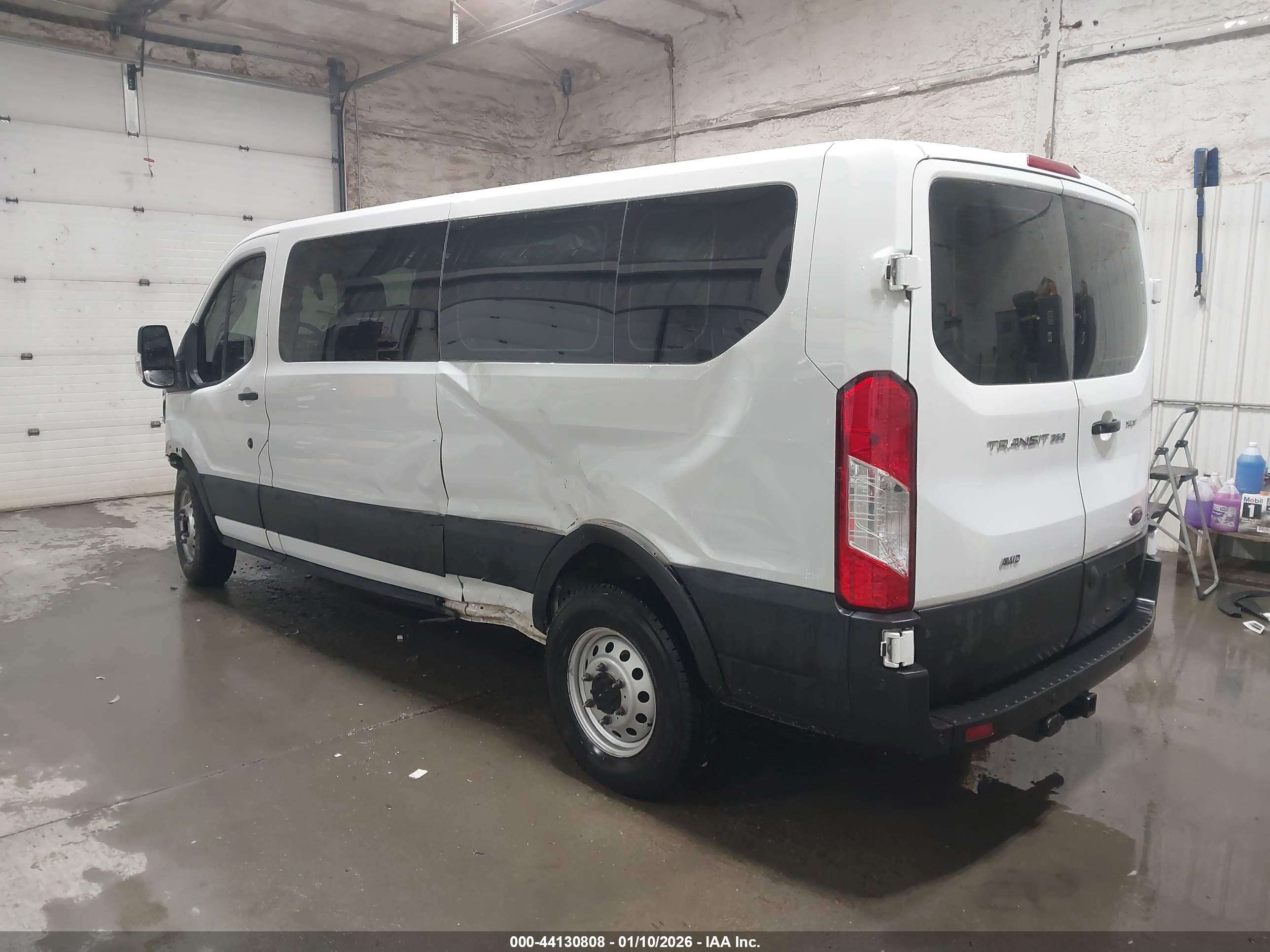 FORD TRANSIT-350 image 3