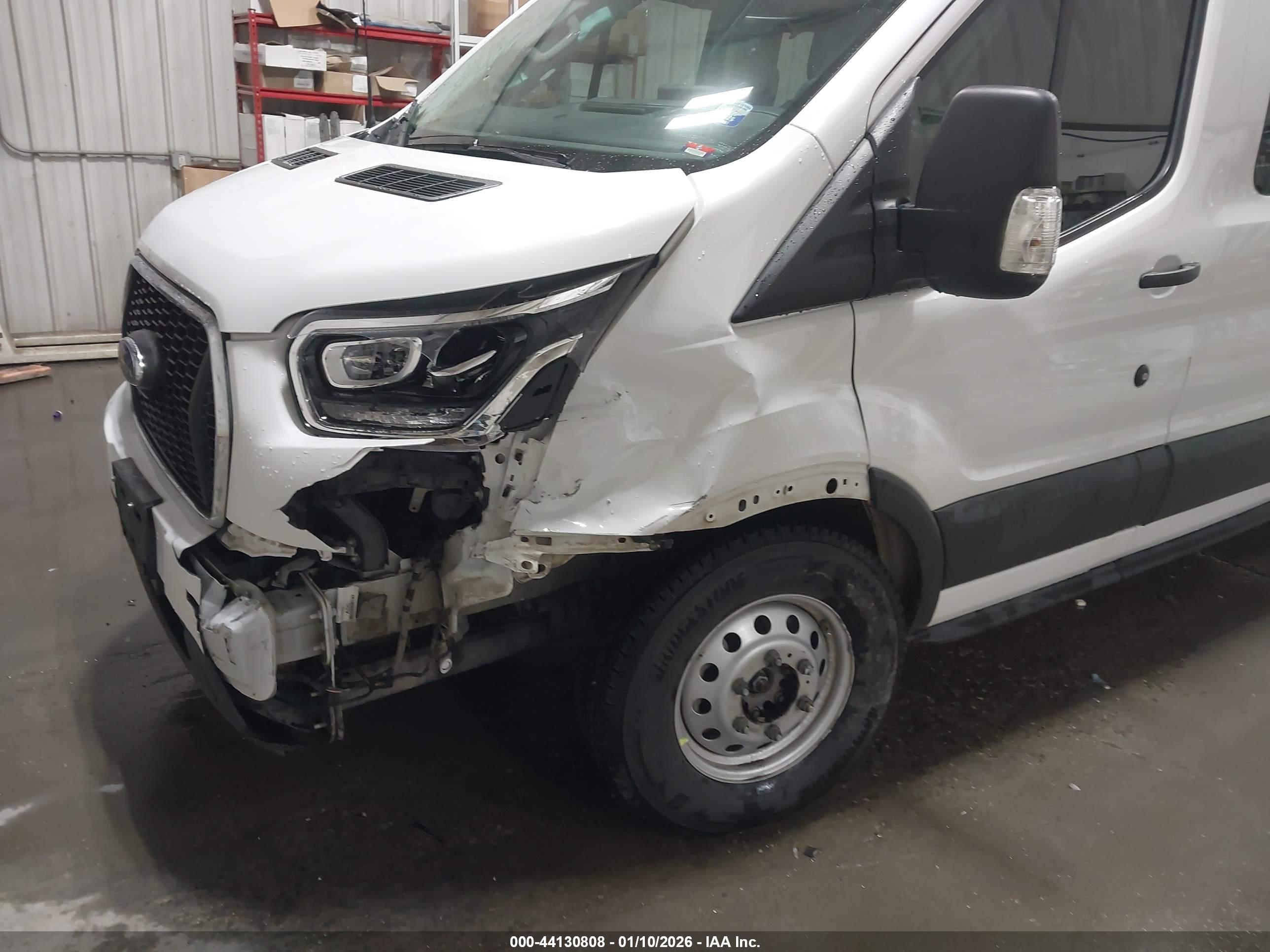 FORD TRANSIT-350 image 6