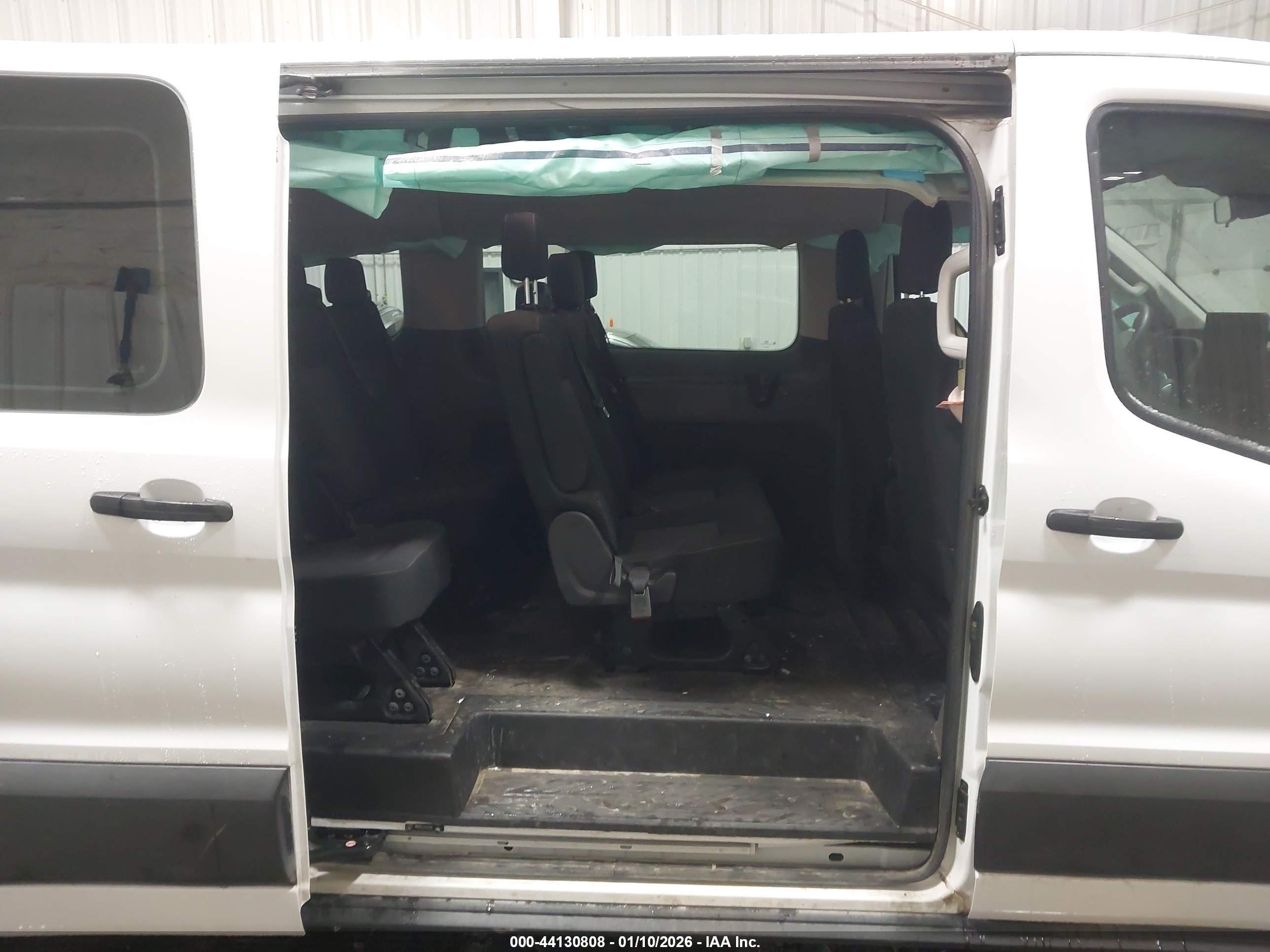 FORD TRANSIT-350 image 8