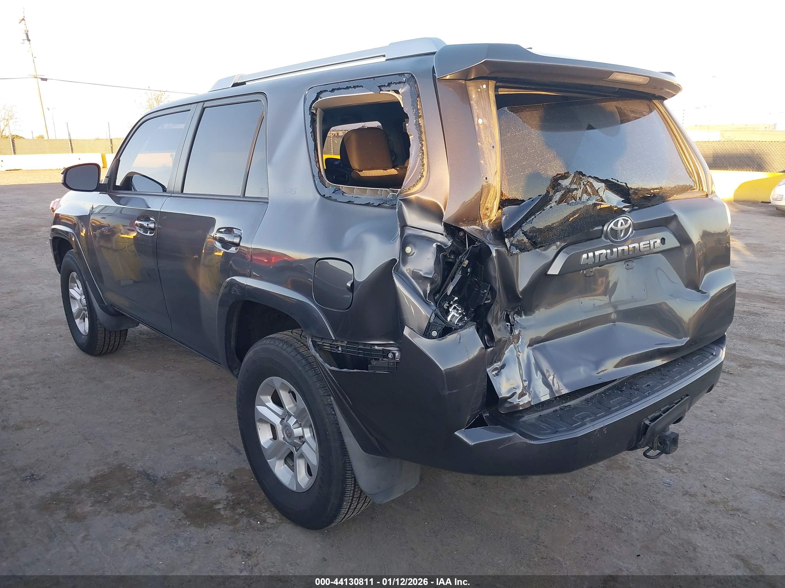 TOYOTA 4RUNNER image 3