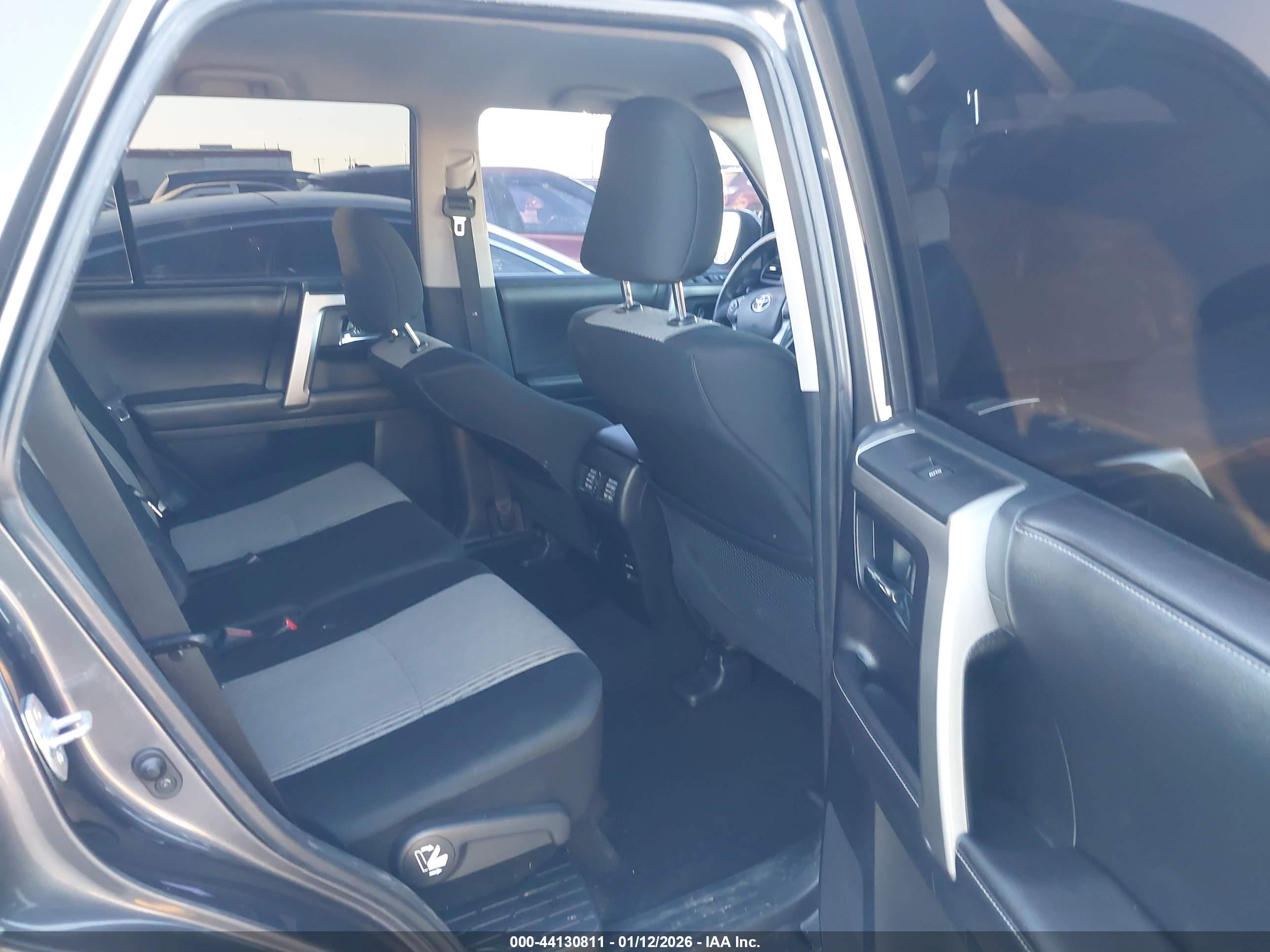 TOYOTA 4RUNNER image 8