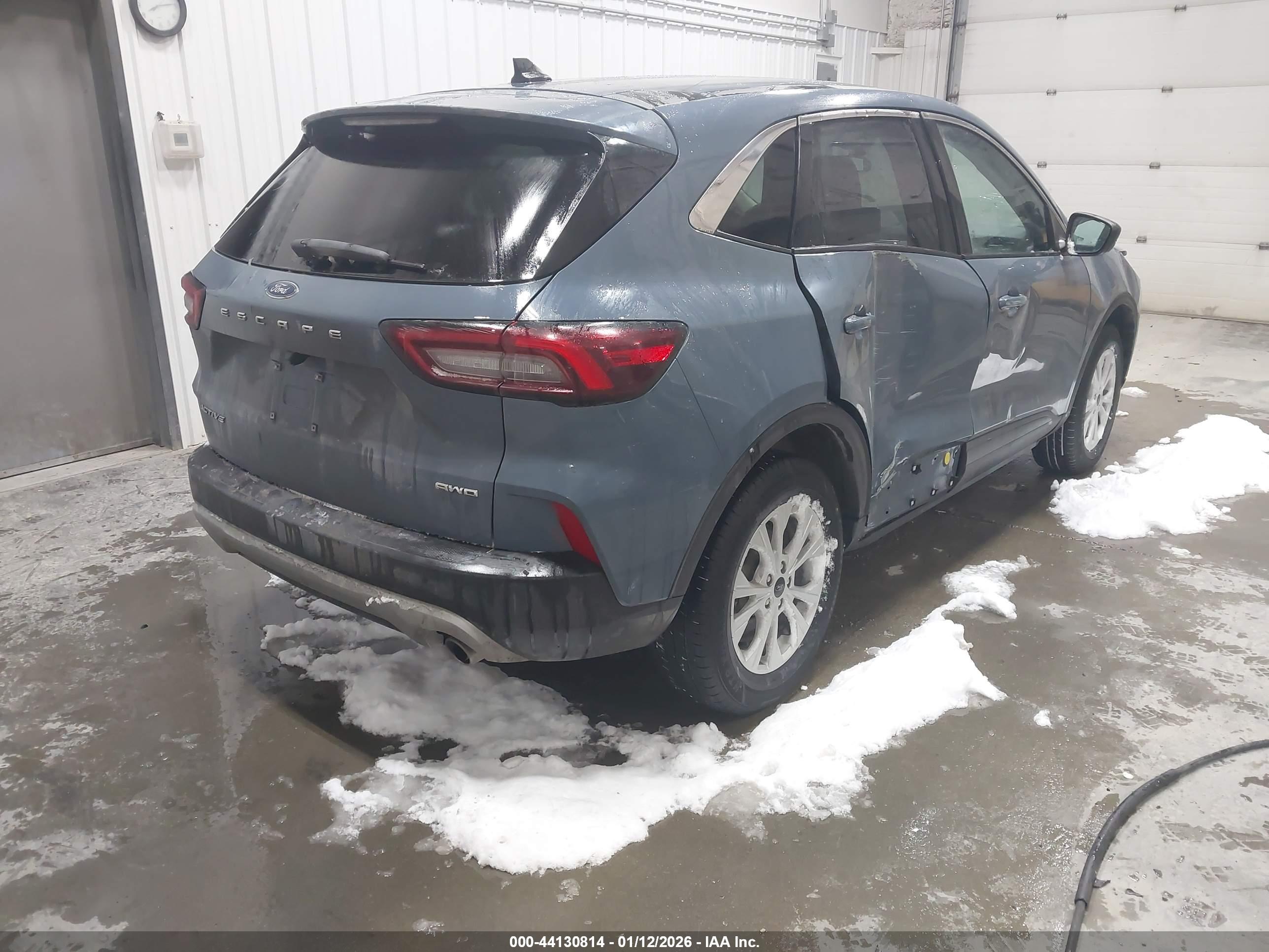 FORD ESCAPE image 4