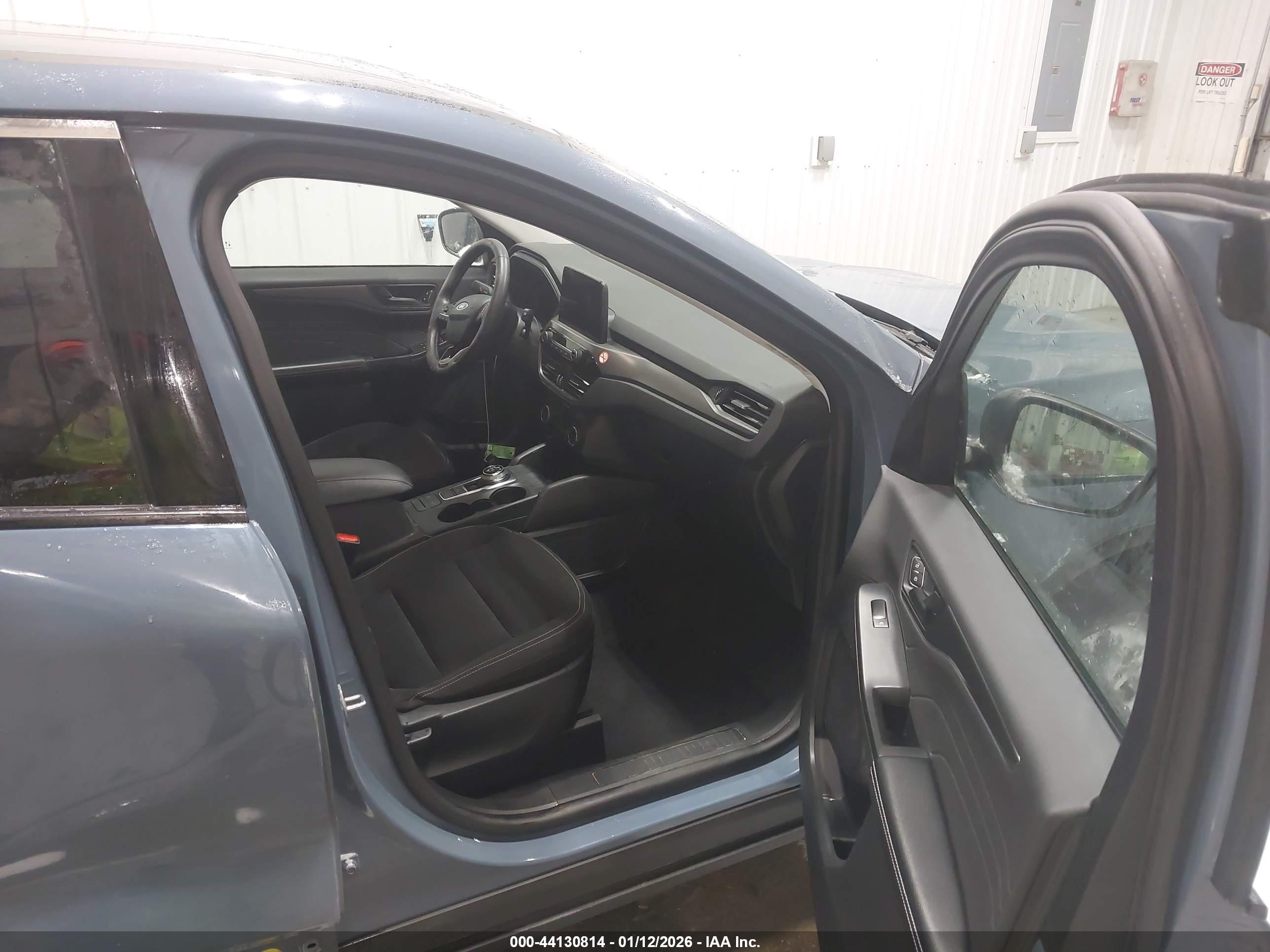 FORD ESCAPE image 5