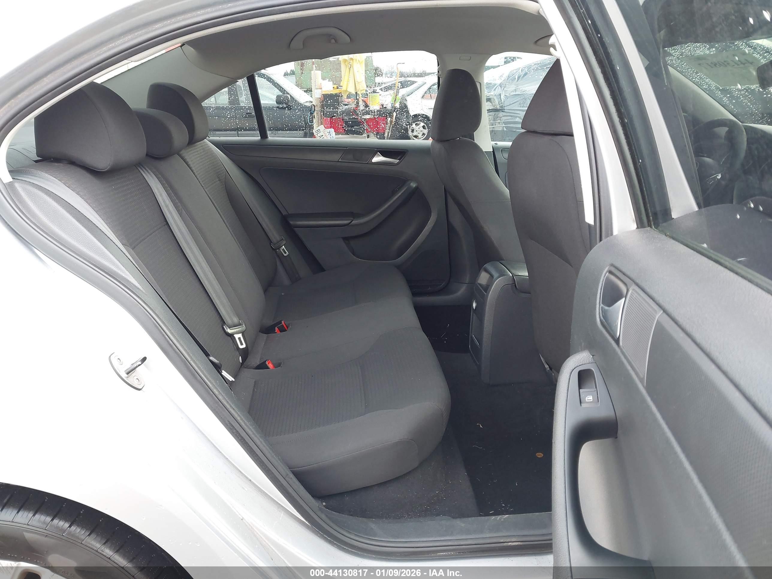 VOLKSWAGEN JETTA image 8
