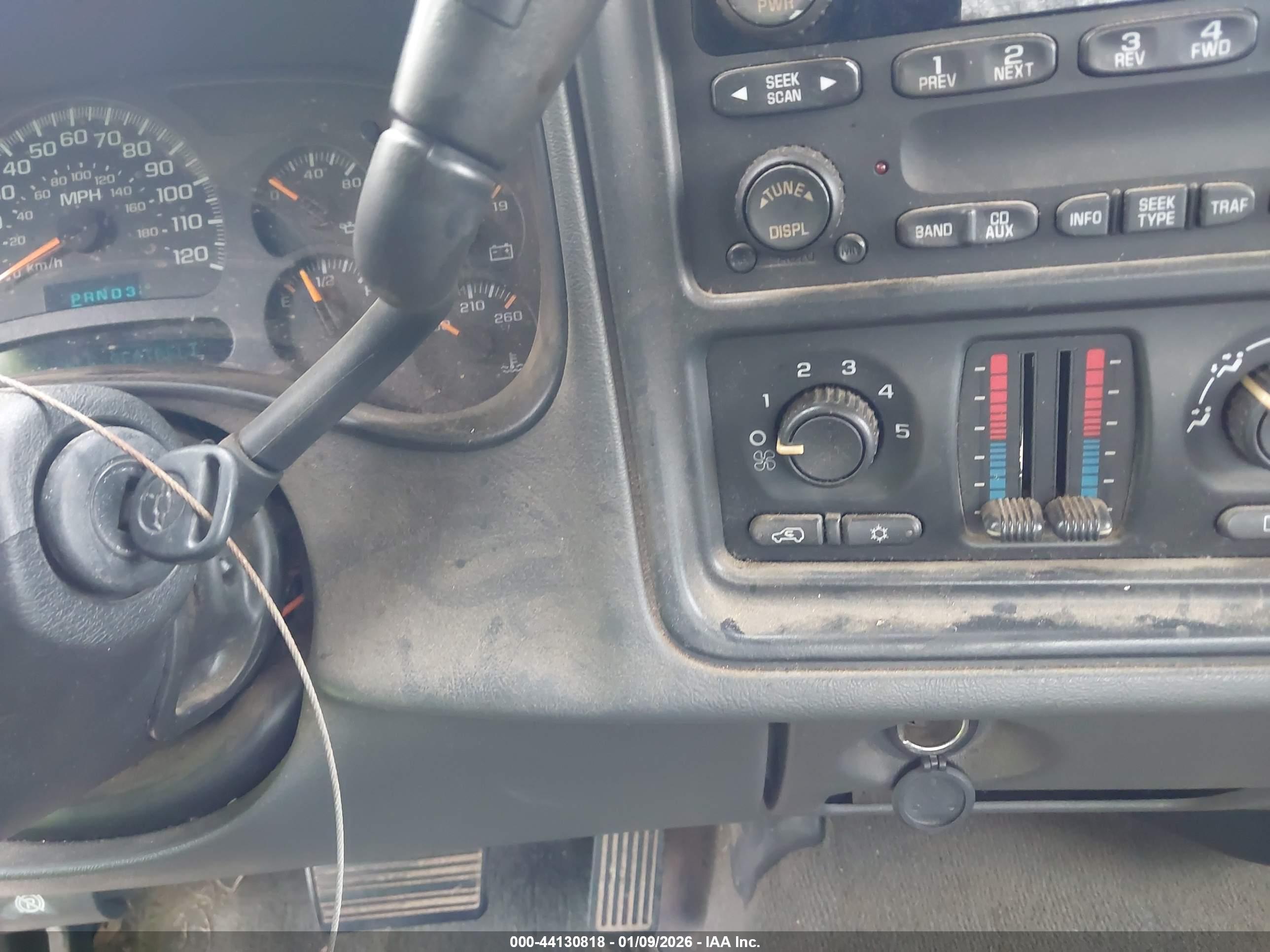 CHEVROLET SILVERADO image 11