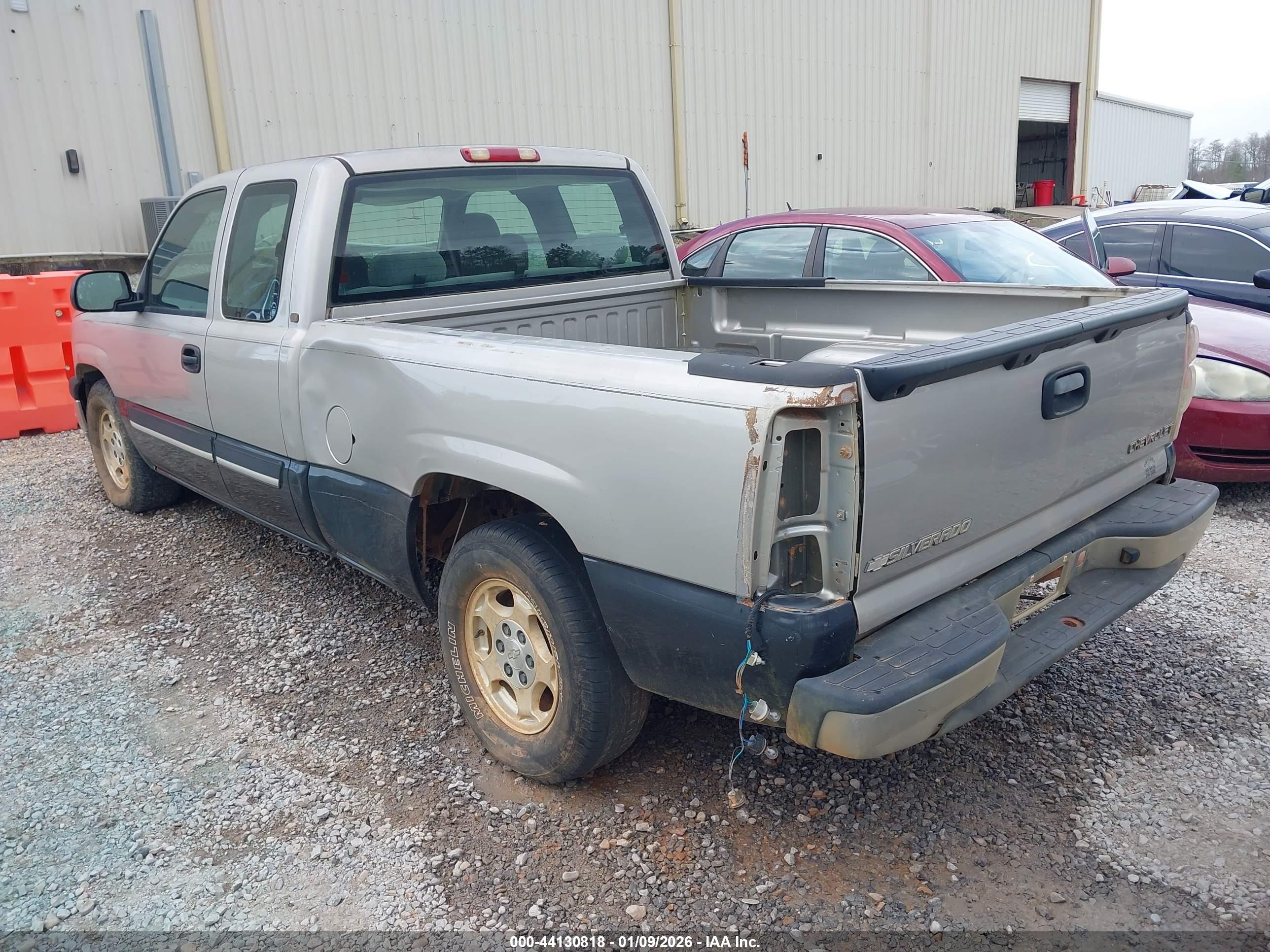 CHEVROLET SILVERADO image 3