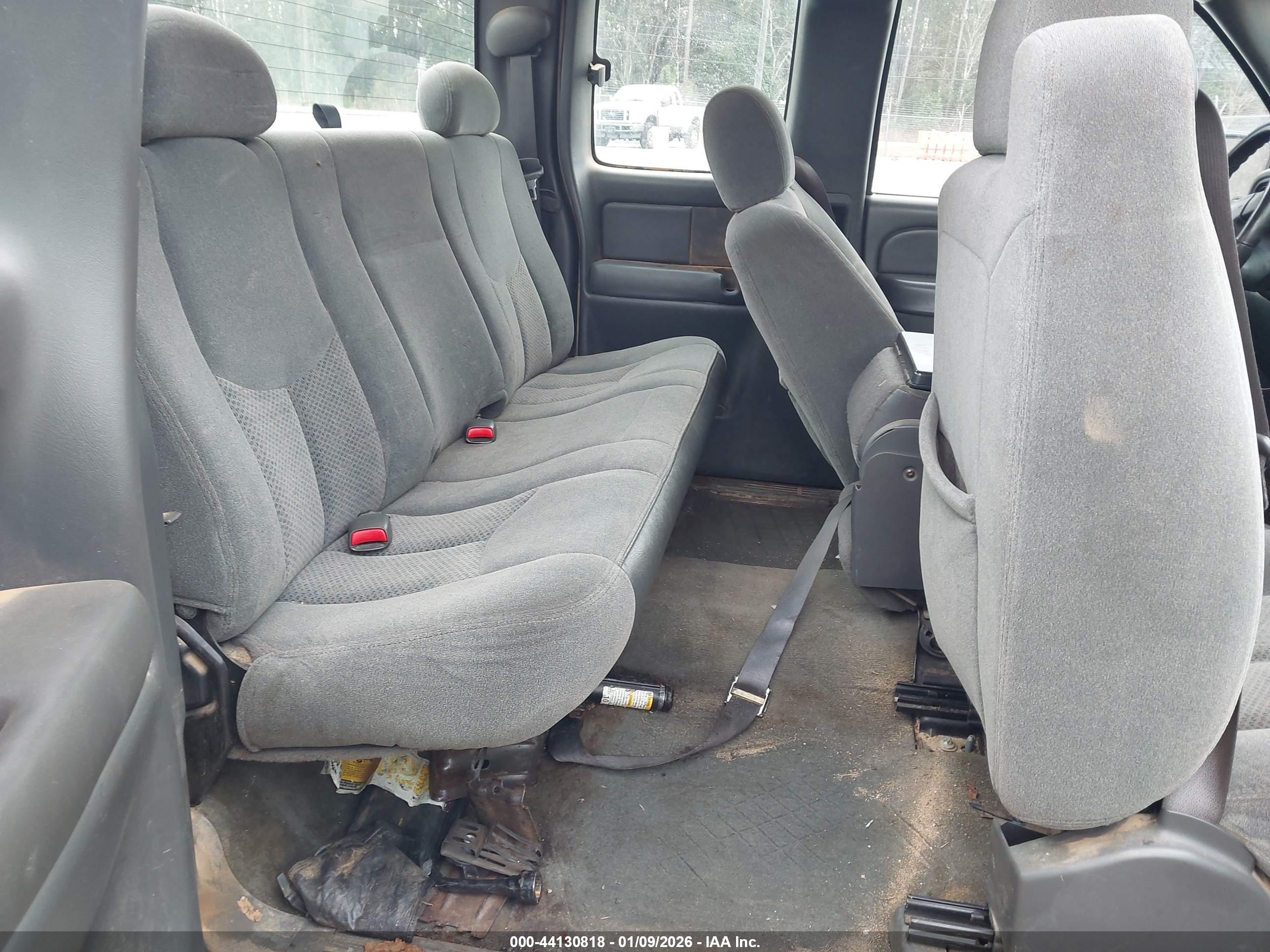 CHEVROLET SILVERADO image 8
