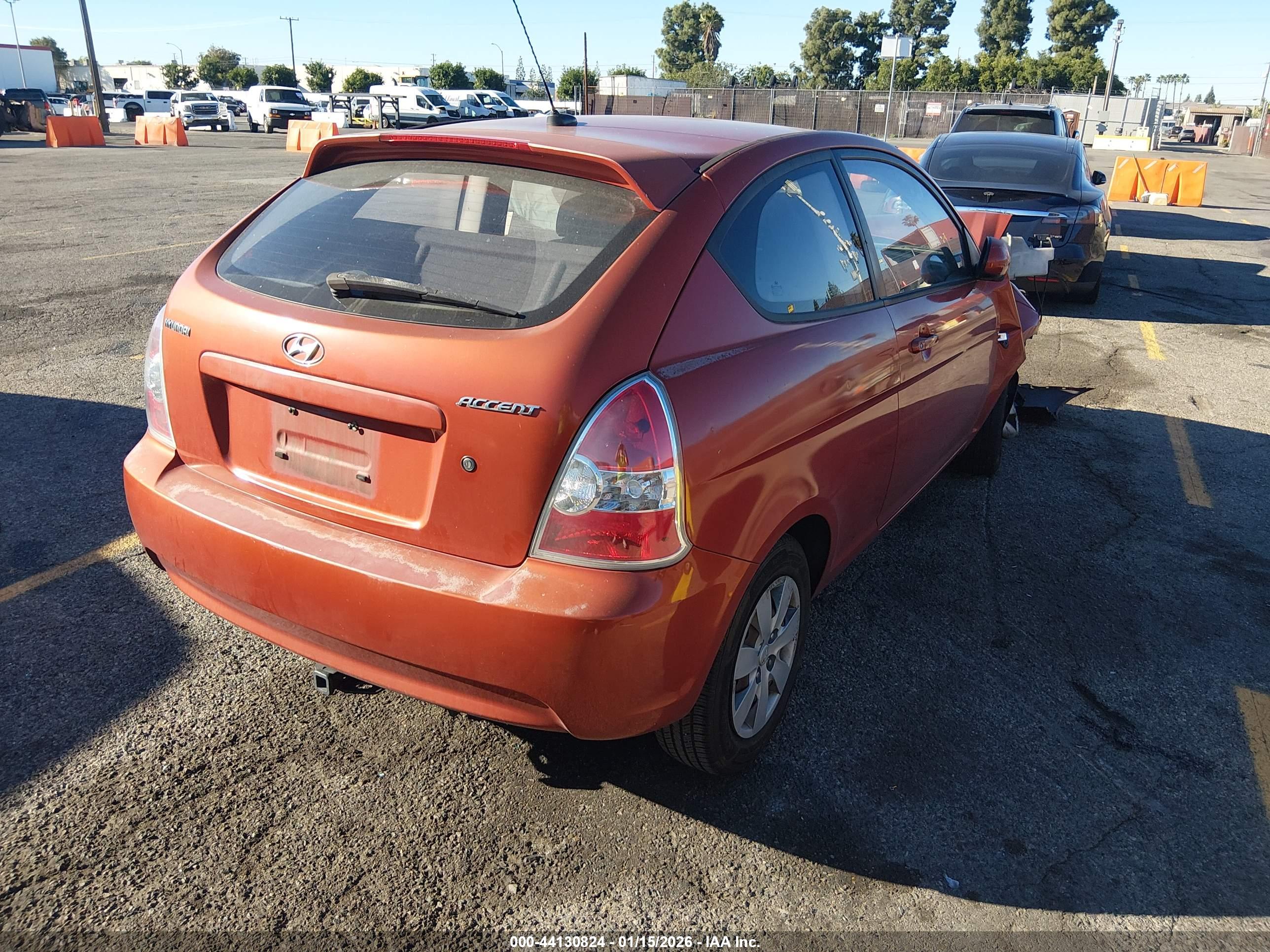HYUNDAI ACCENT image 4