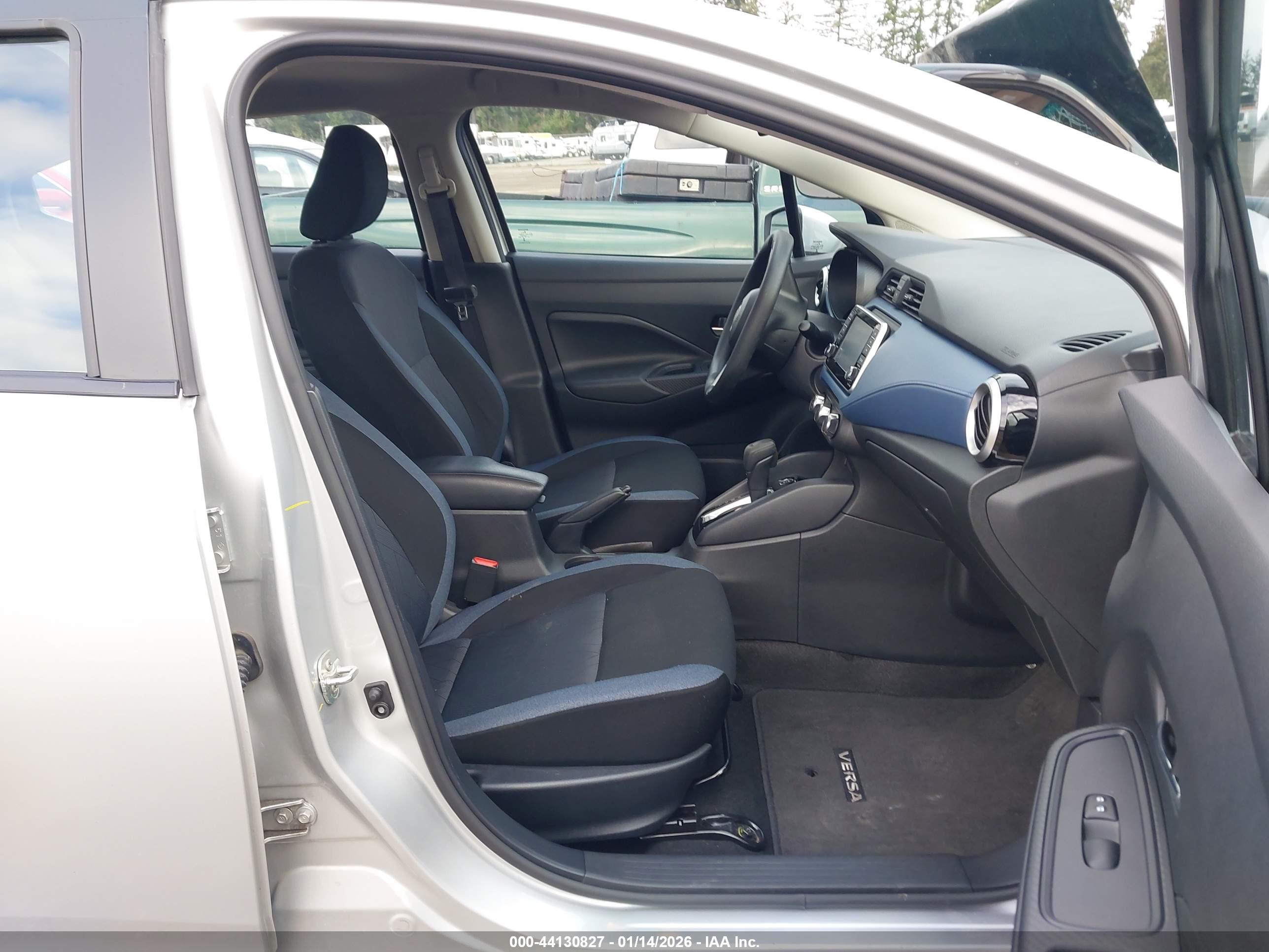 NISSAN VERSA image 5