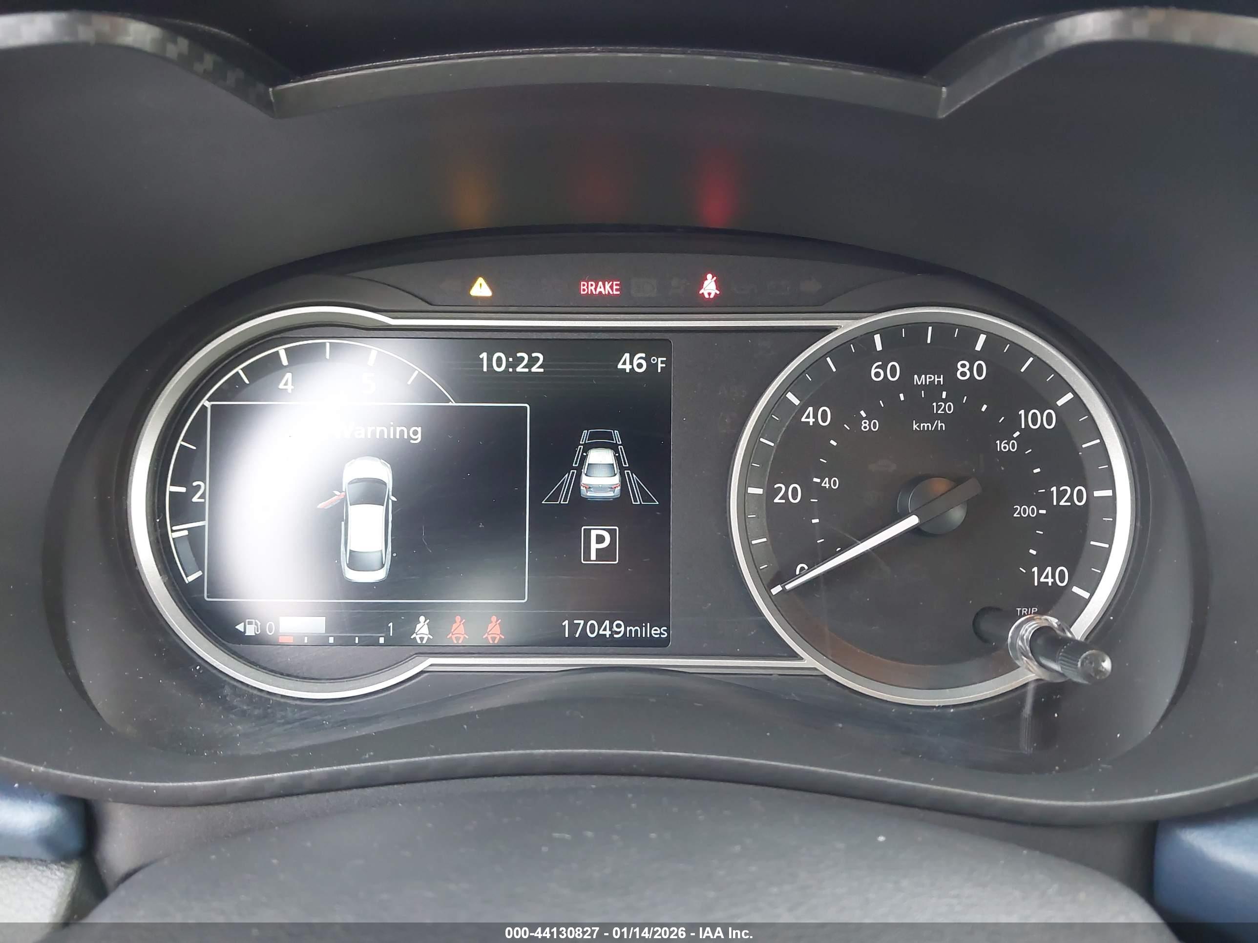 NISSAN VERSA image 7