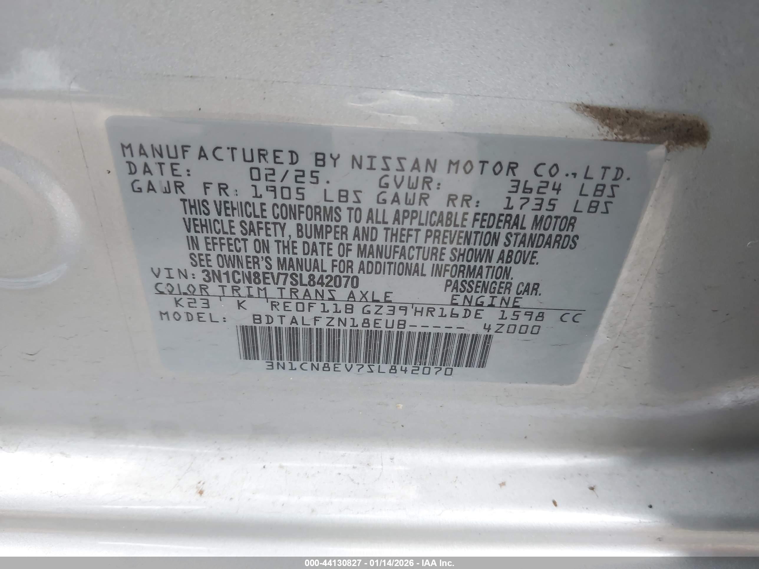 NISSAN VERSA image 9