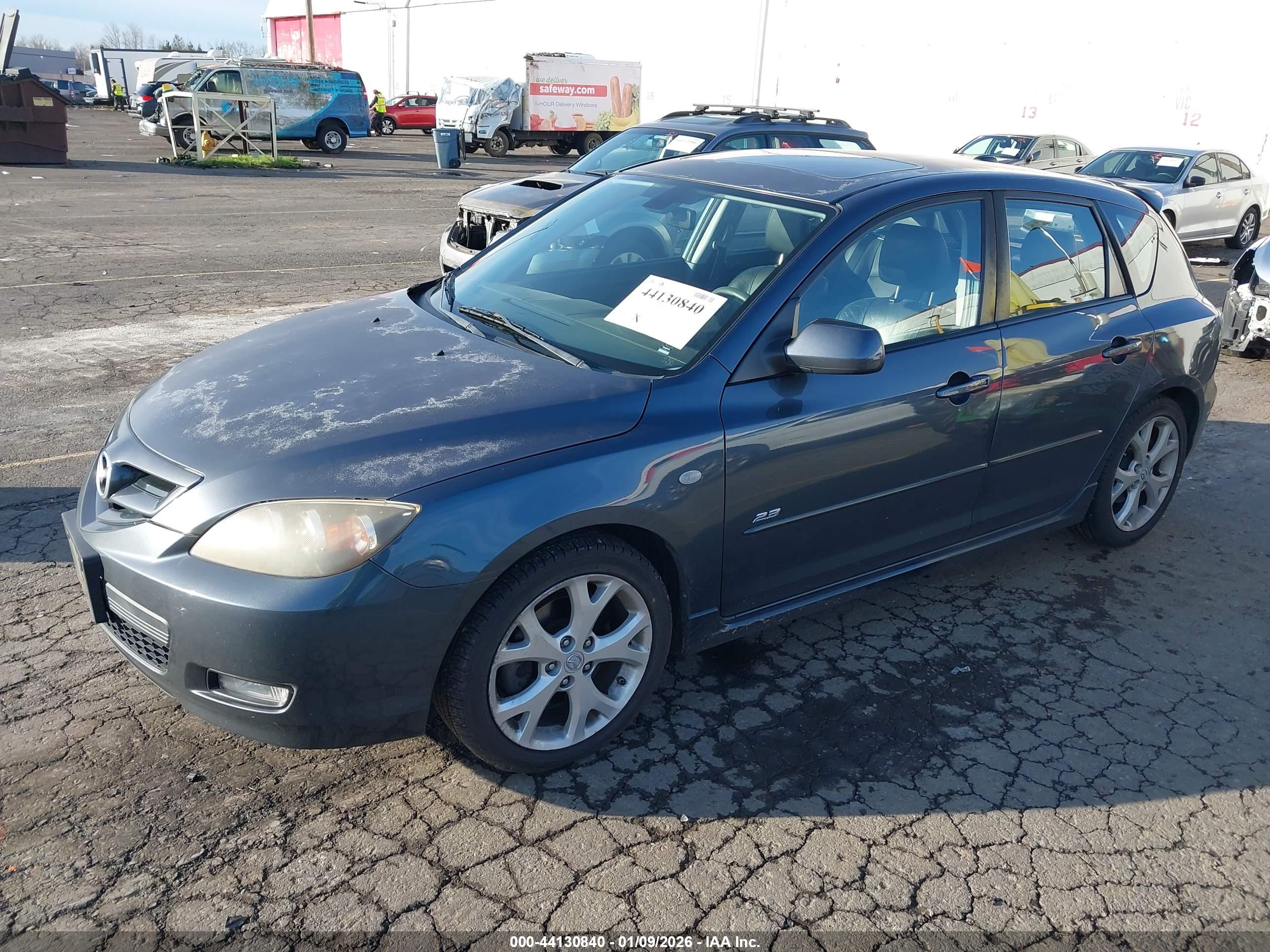 MAZDA MAZDA3 image 2