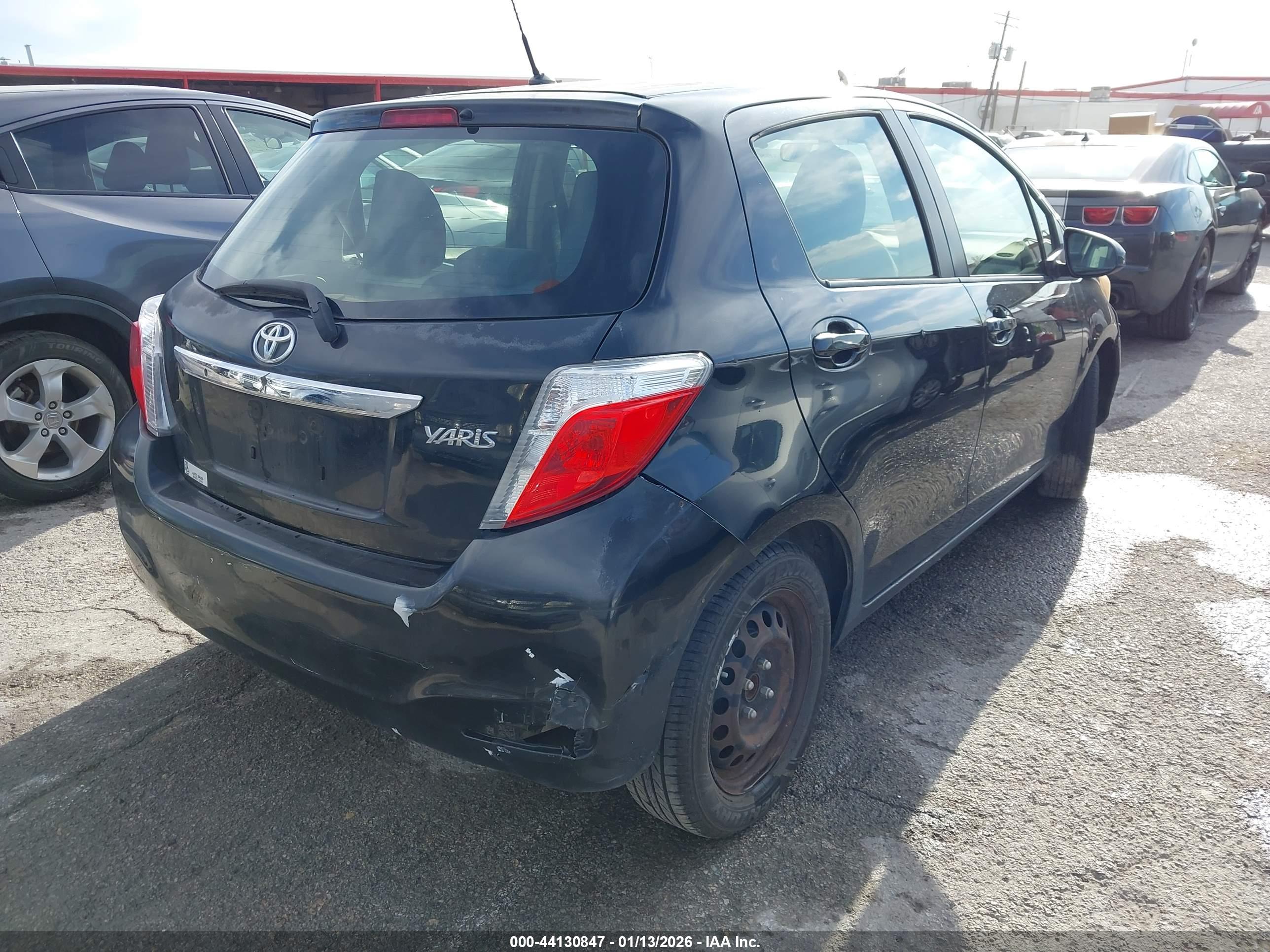 TOYOTA YARIS image 4