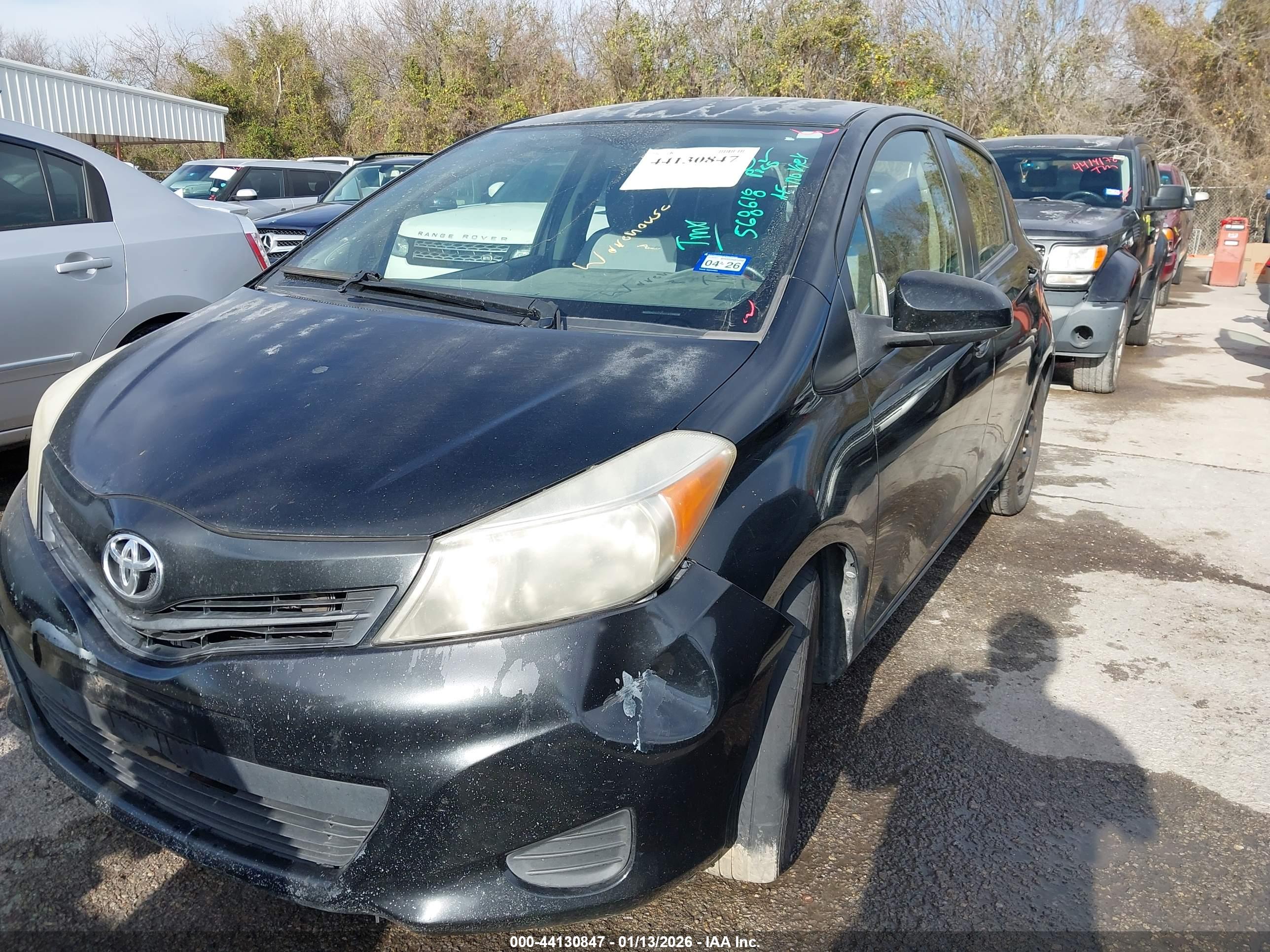TOYOTA YARIS image 6