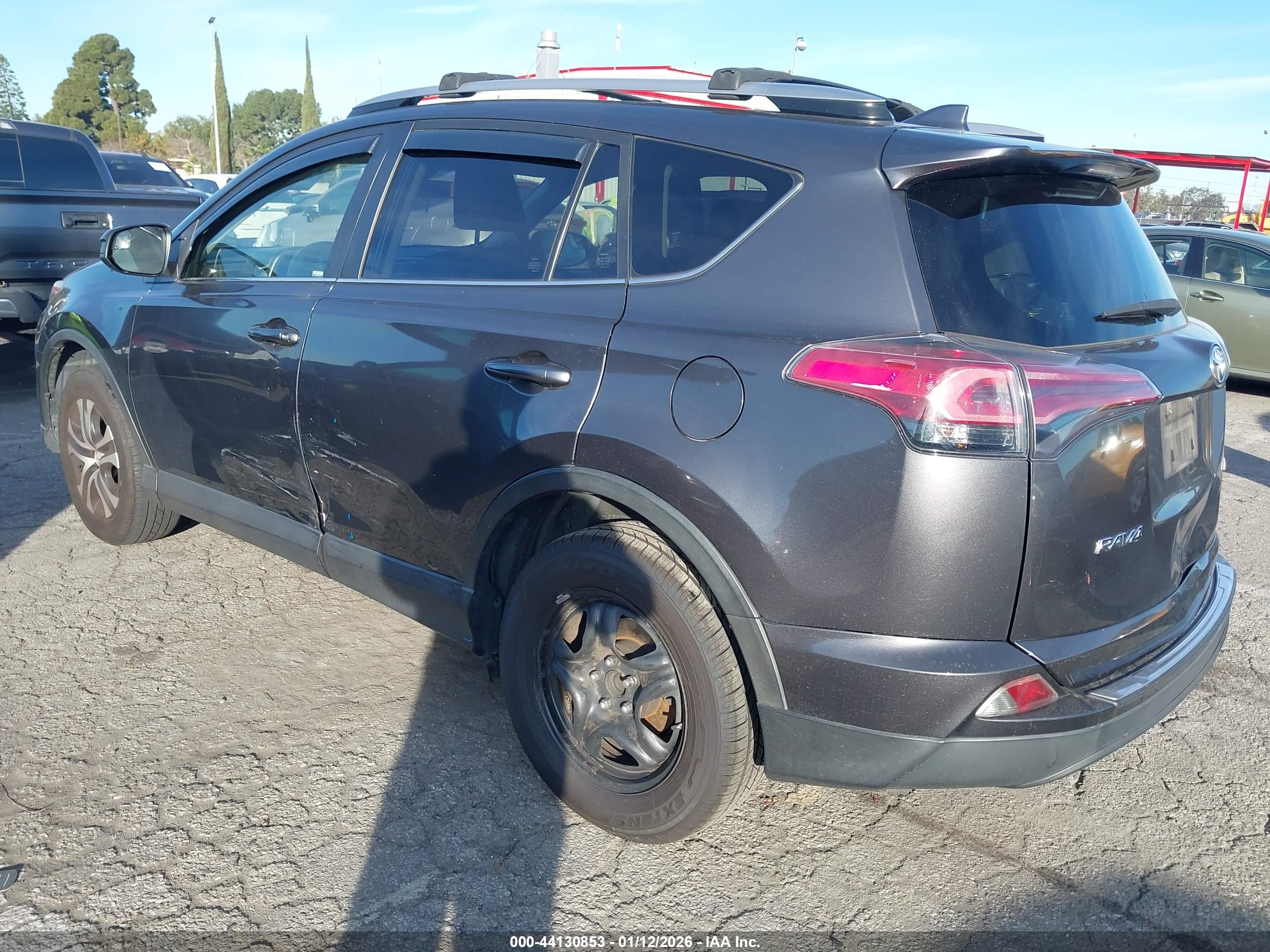 TOYOTA RAV4 image 3