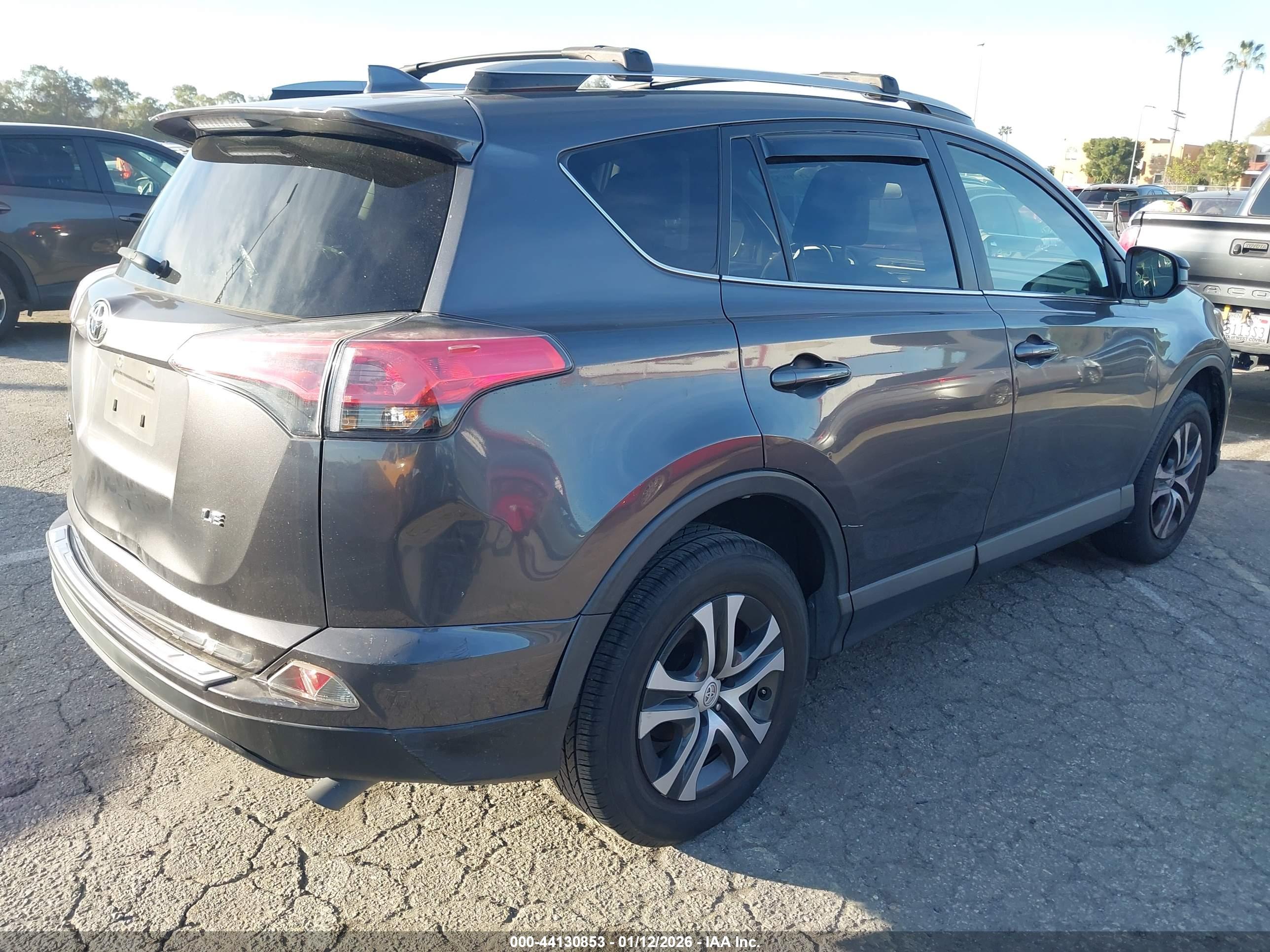 TOYOTA RAV4 image 4