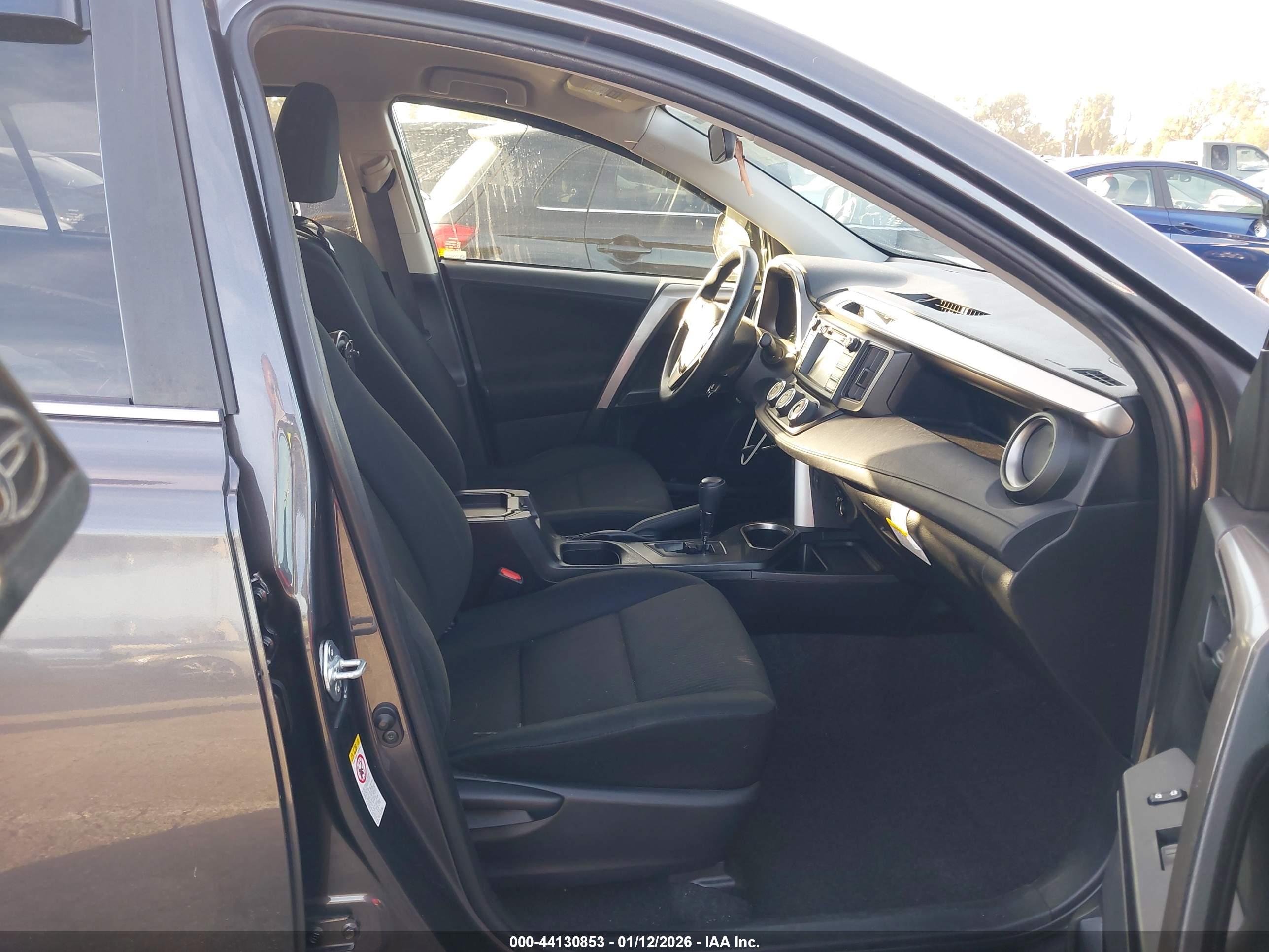 TOYOTA RAV4 image 5