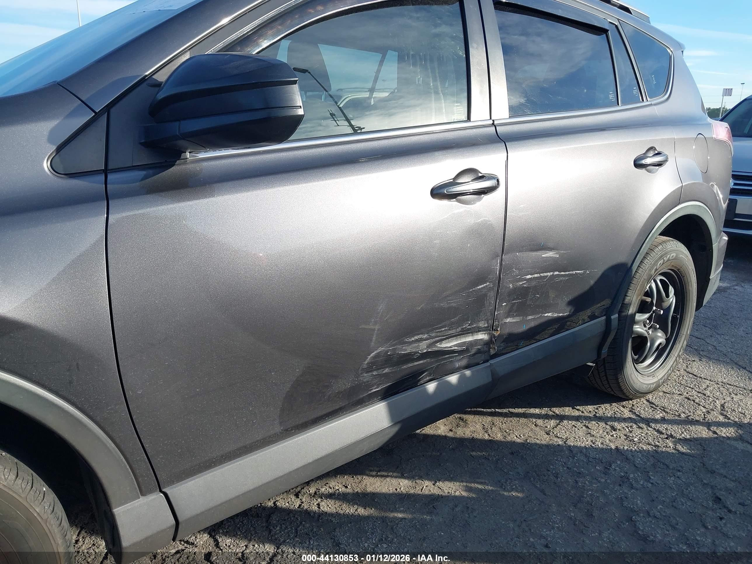 TOYOTA RAV4 image 6