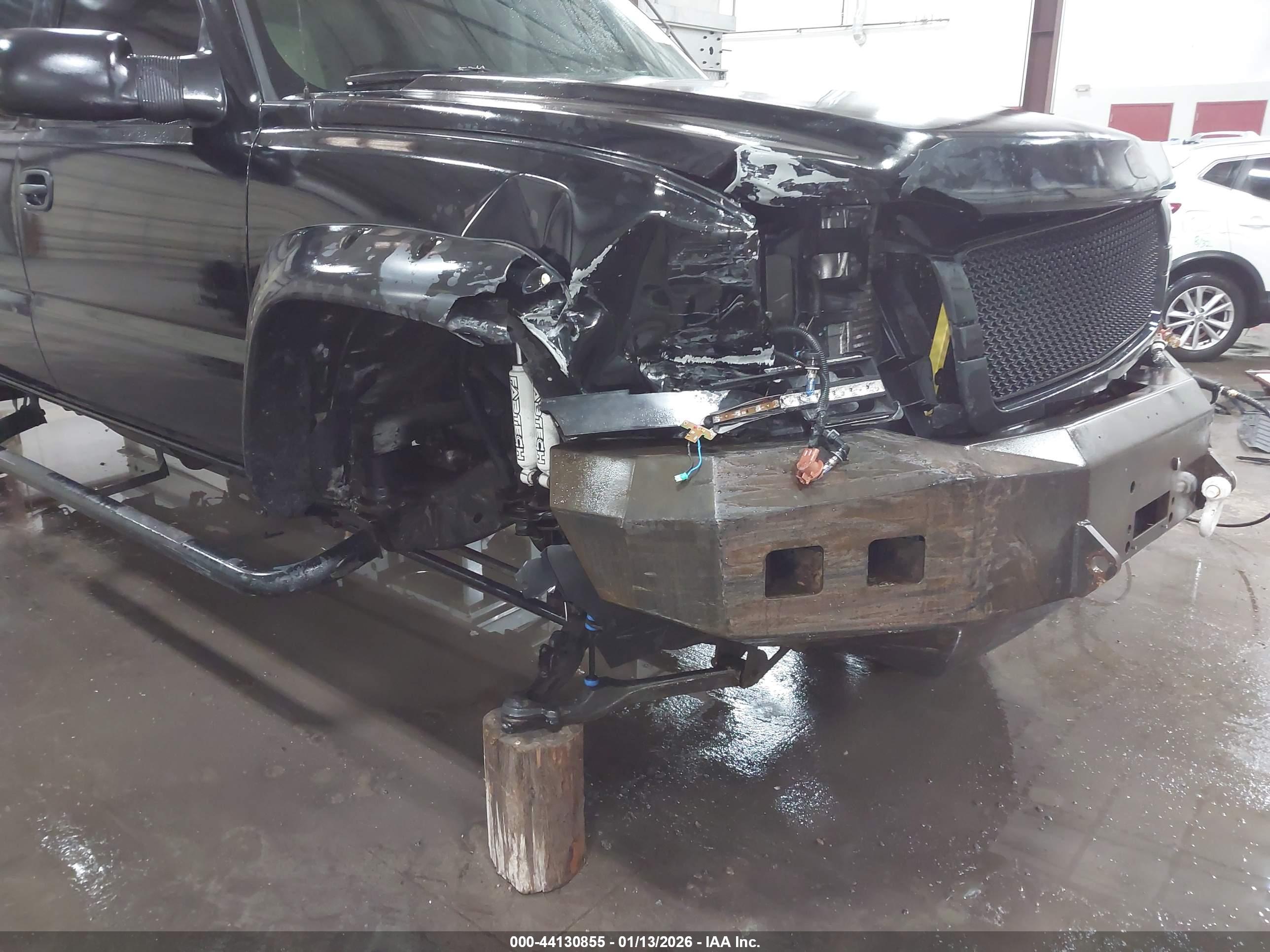 CHEVROLET SILVERADO image 6