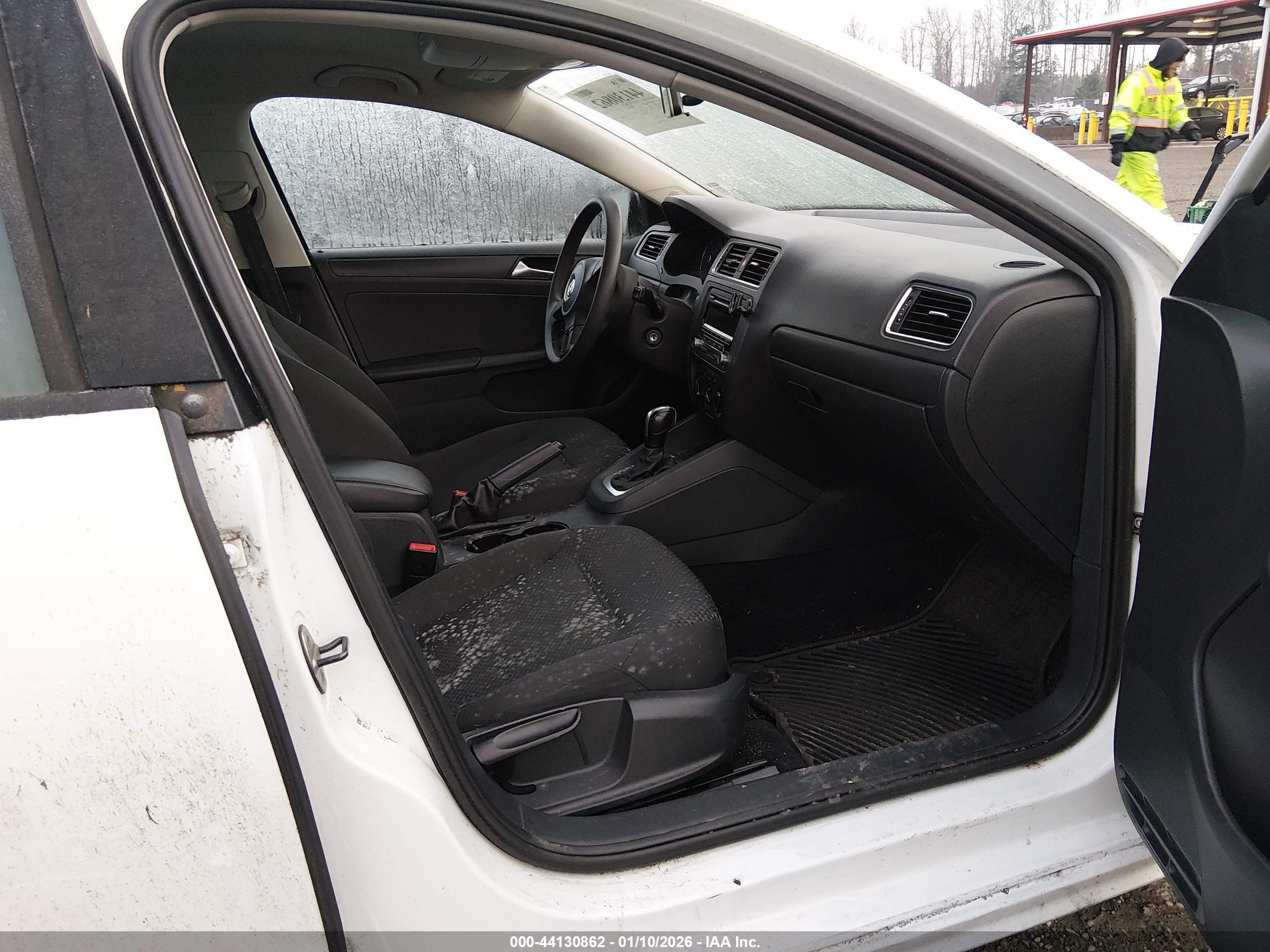 VOLKSWAGEN JETTA image 5