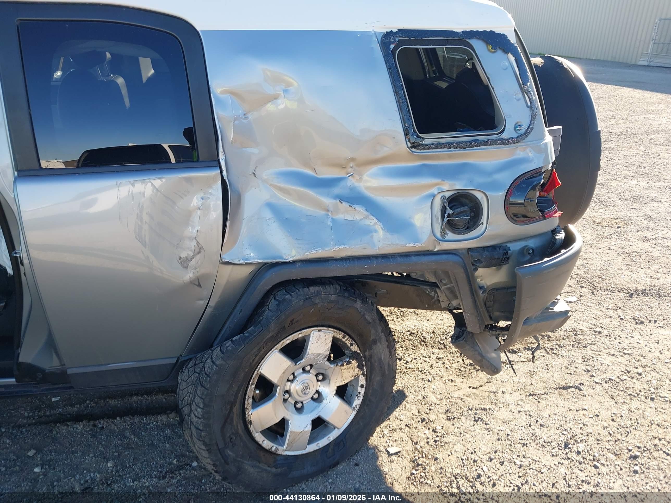 TOYOTA FJ image 6