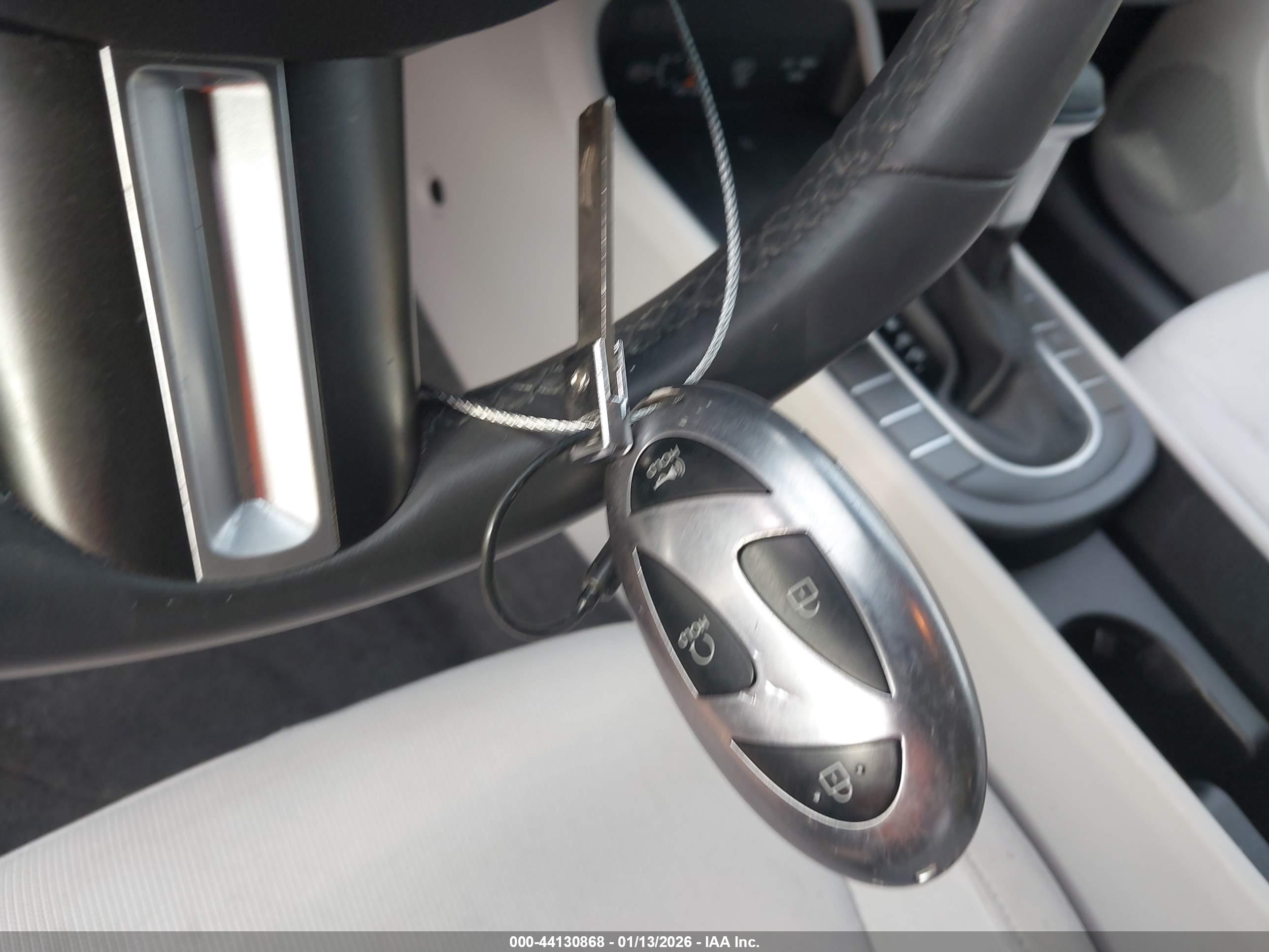 HYUNDAI KONA image 11