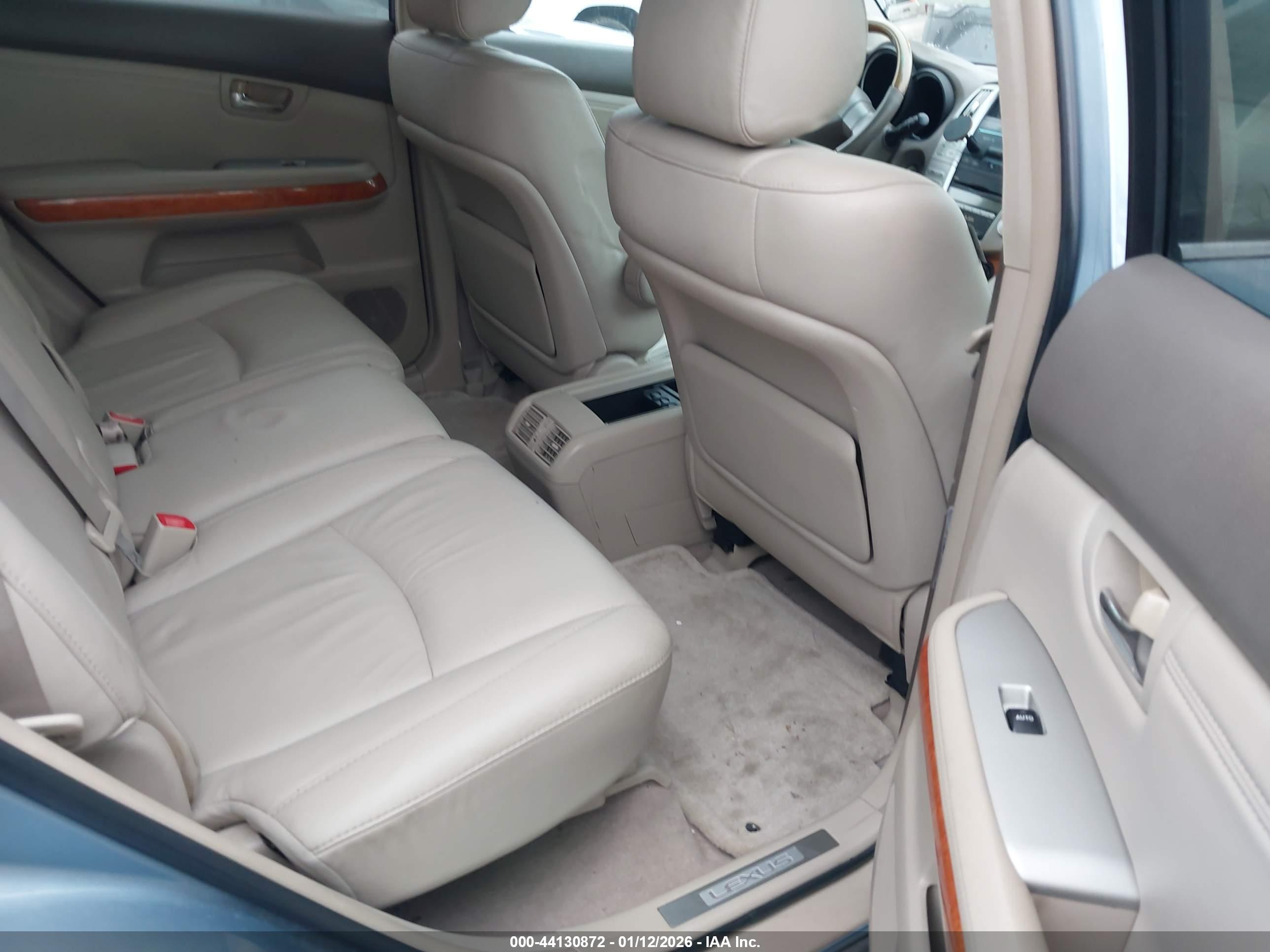 LEXUS RX image 8