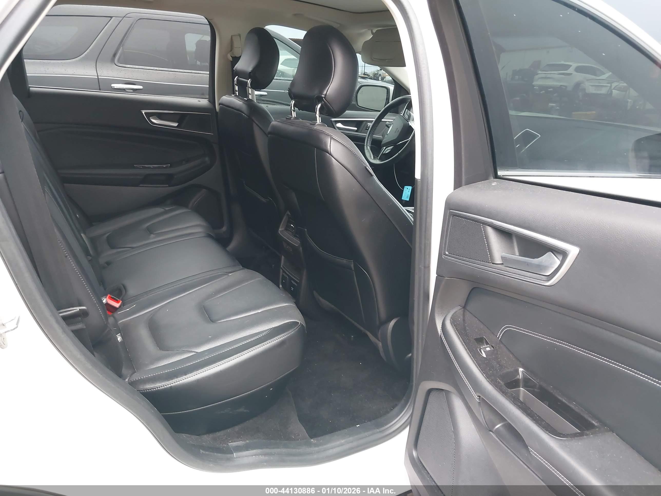 FORD EDGE image 8