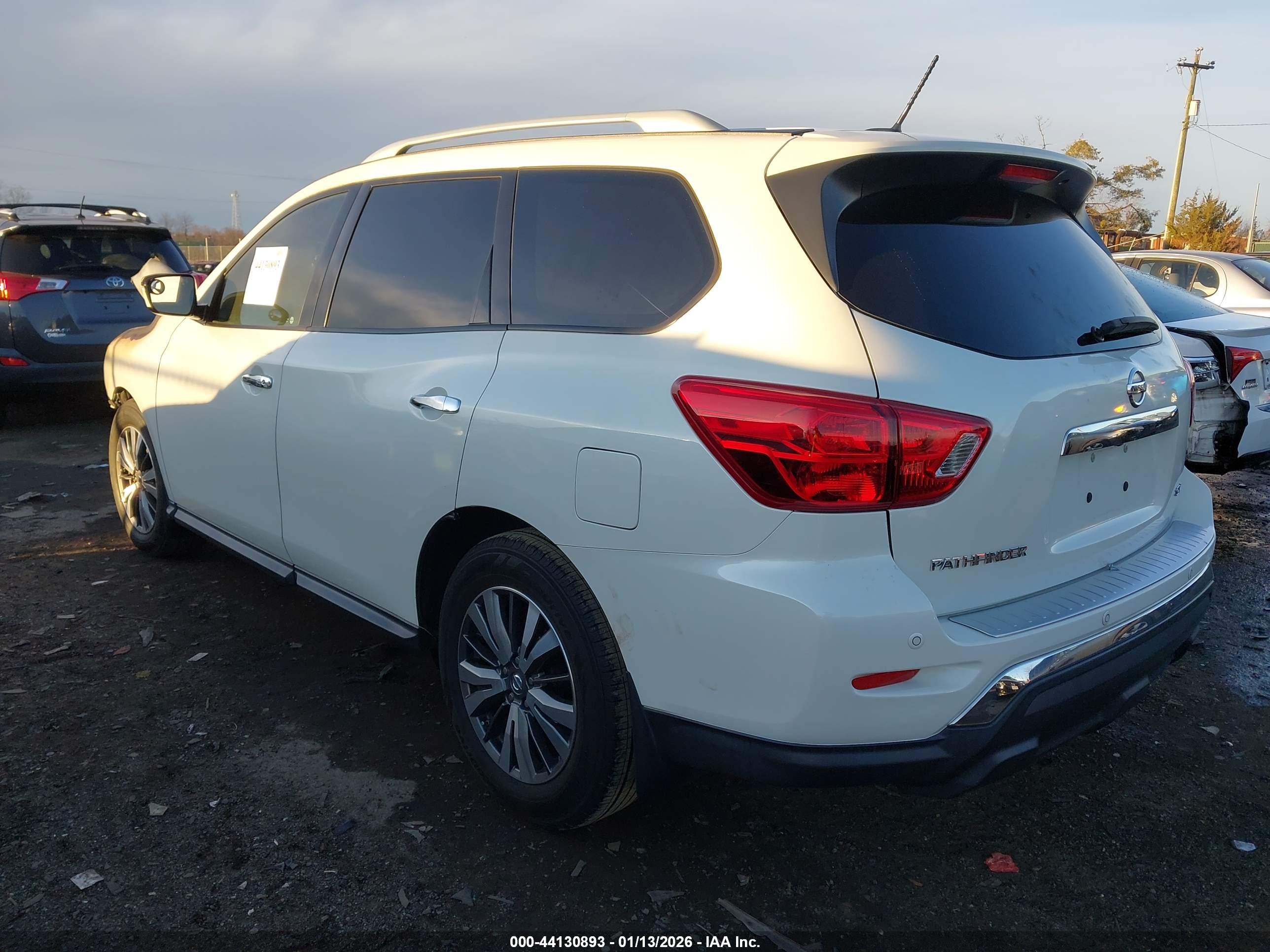 NISSAN PATHFINDER image 3
