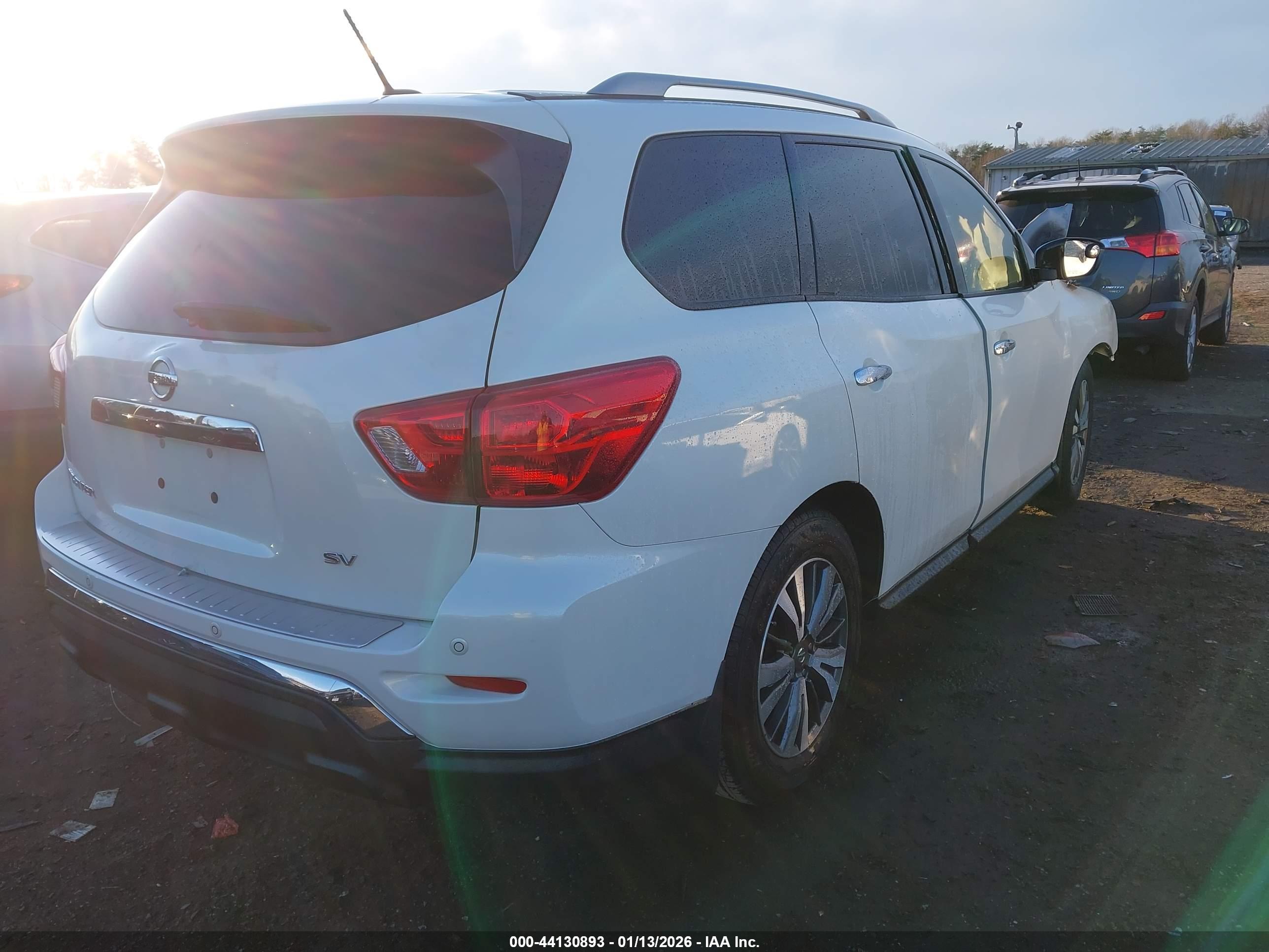NISSAN PATHFINDER image 4