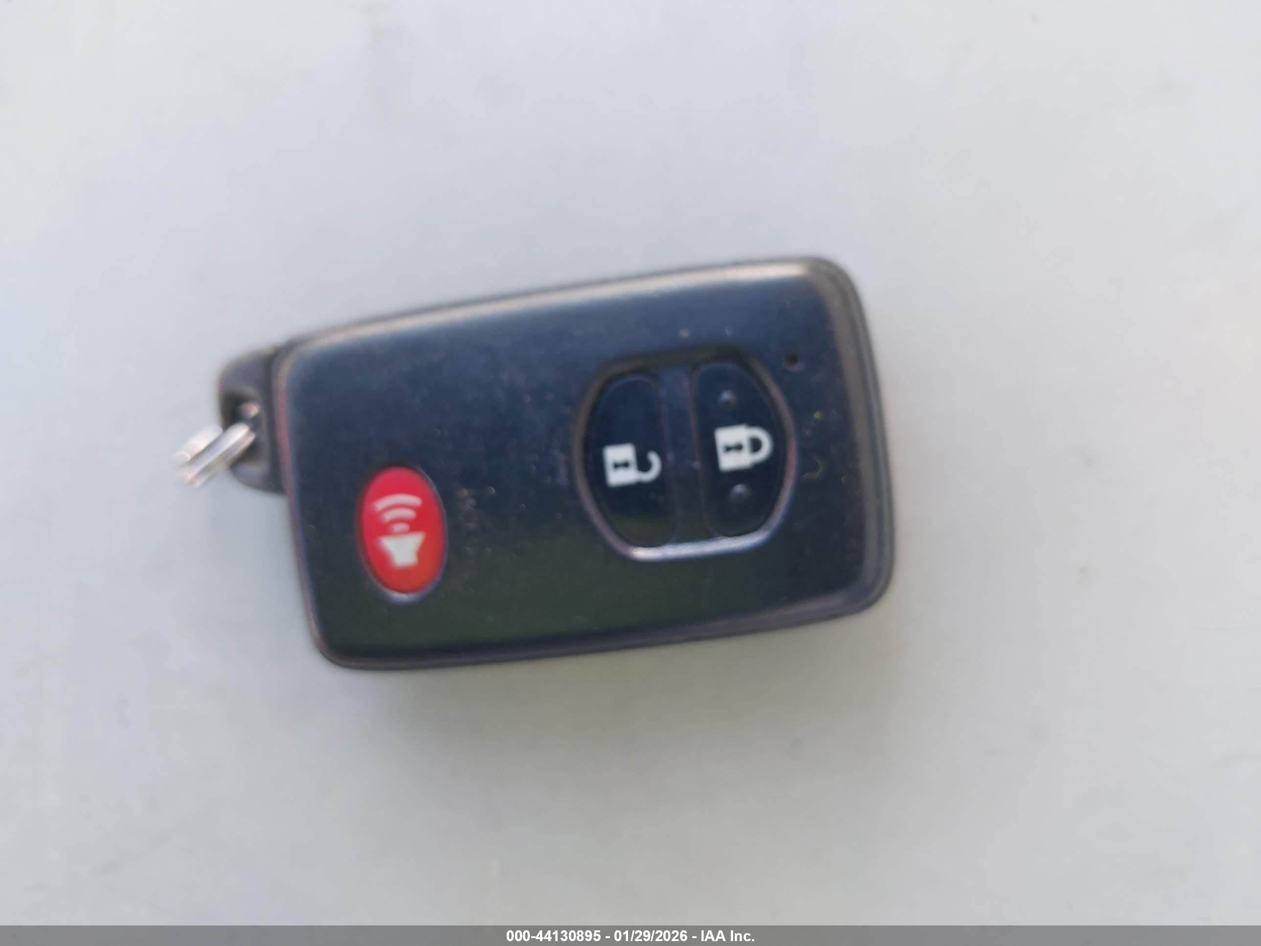 TOYOTA PRIUS image 11